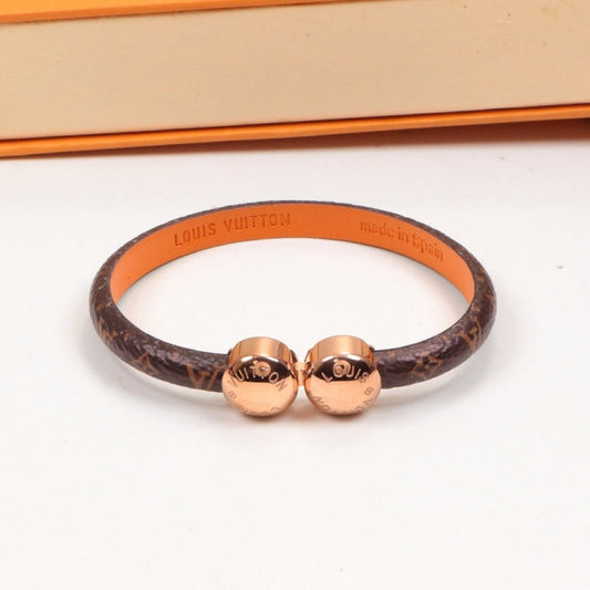 LVB59 Round three-dimensional buckle, belt titanium steel bracelet for lovers Jewelry