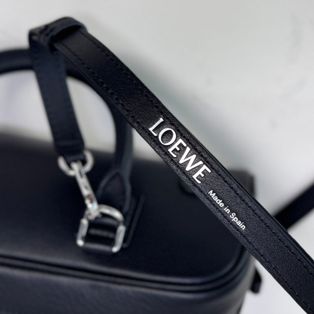 Loewe Amazona 23 Cropped Bag Black Shiny Calfskin