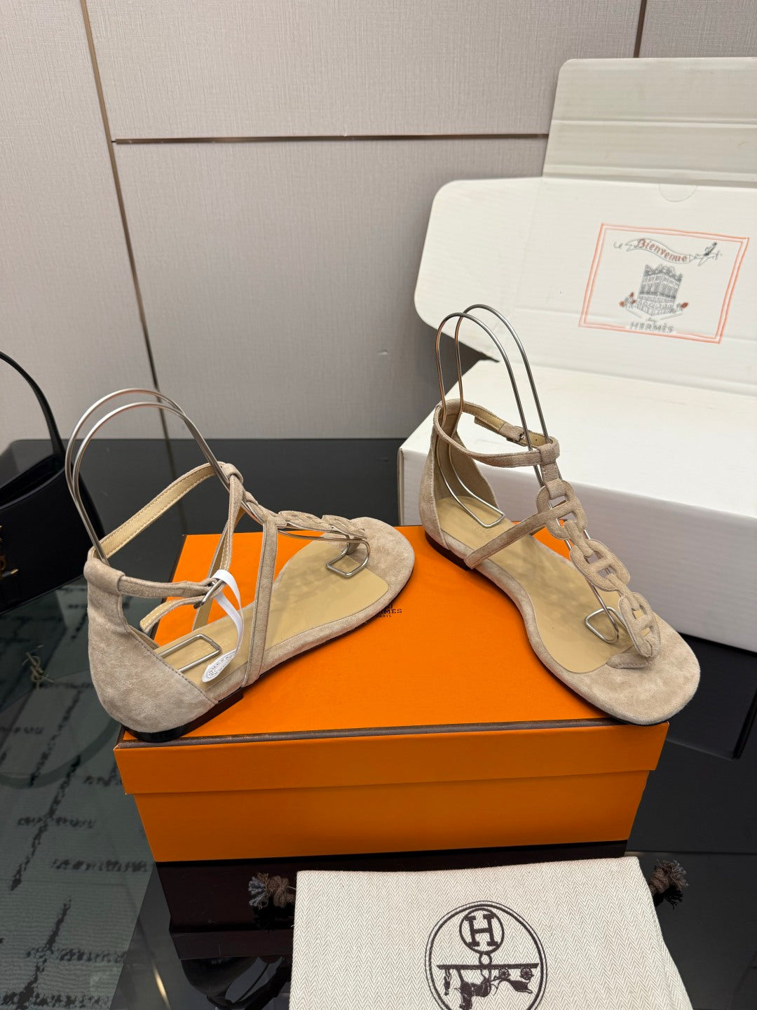 HM Milos Sandal Khahi Suede 829166
