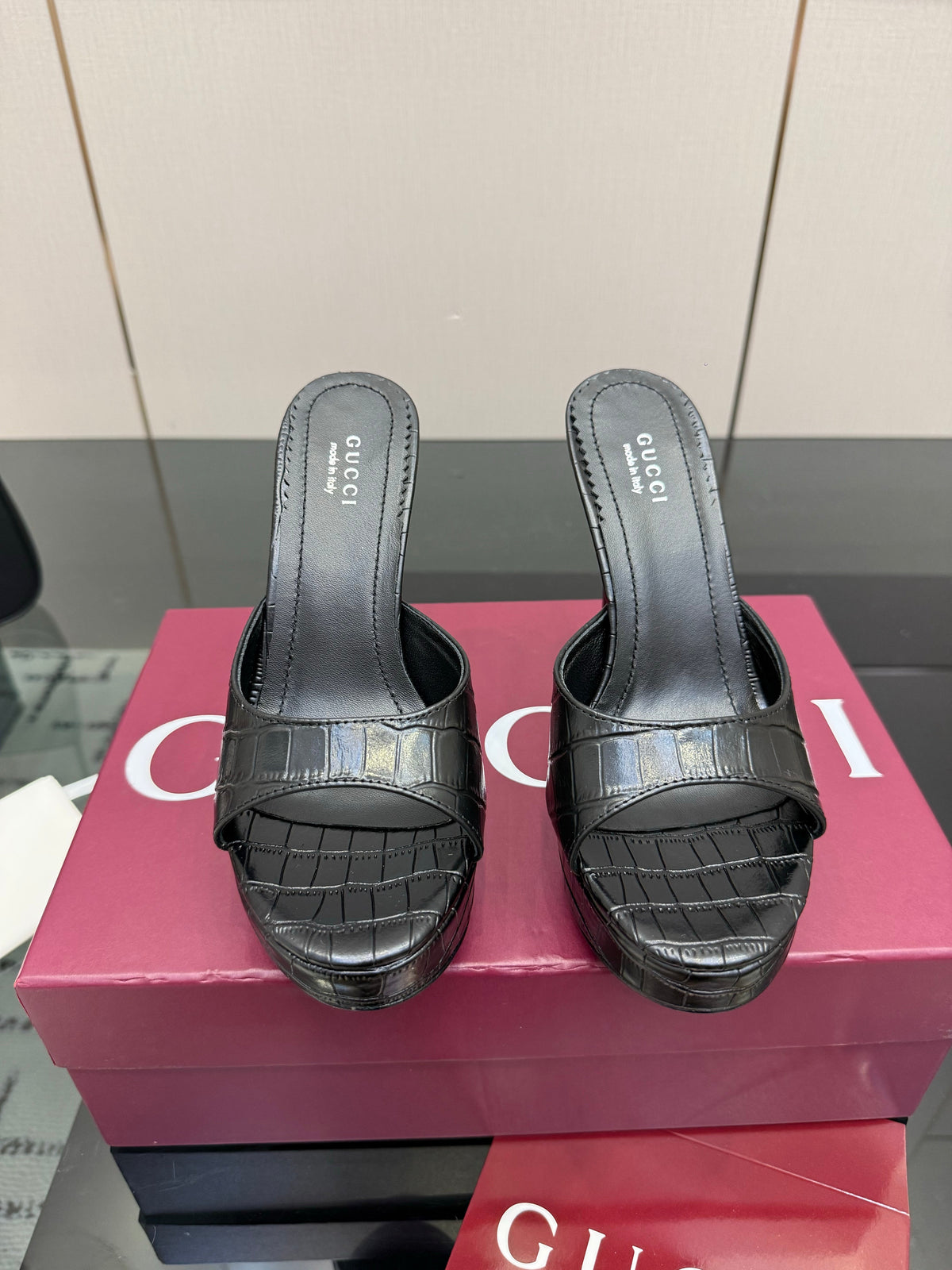 GG 26s Sandal 12cm Black Embossed Leather 828216