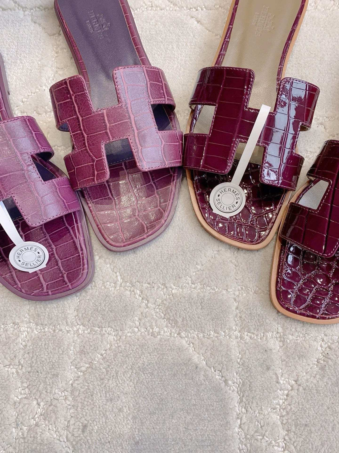 HM 26s Oran Sandal Burgundy Alligator Embossed Leather 724321