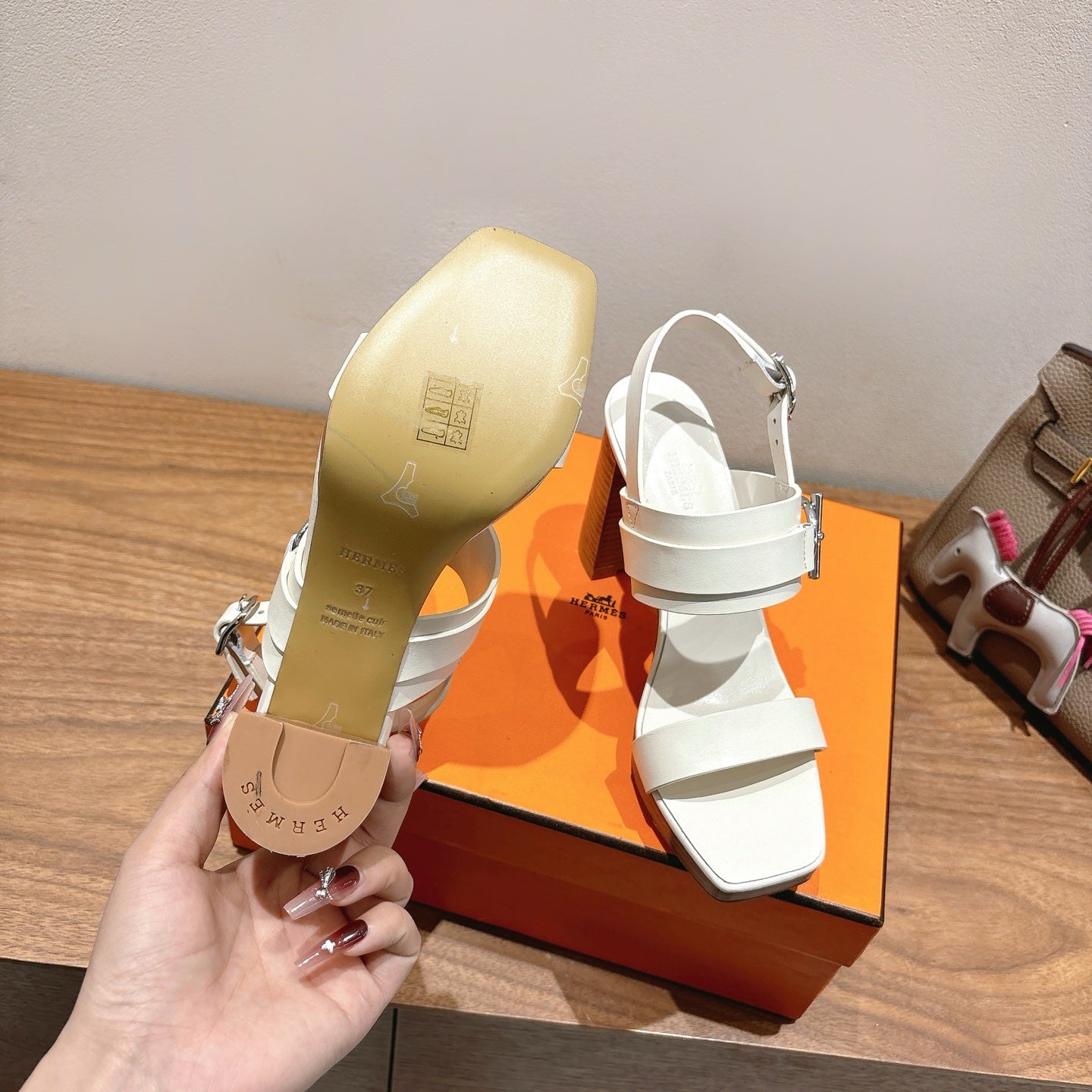 HM 26S Gigi 85 Sandal In White Calfskin Silver Hardware