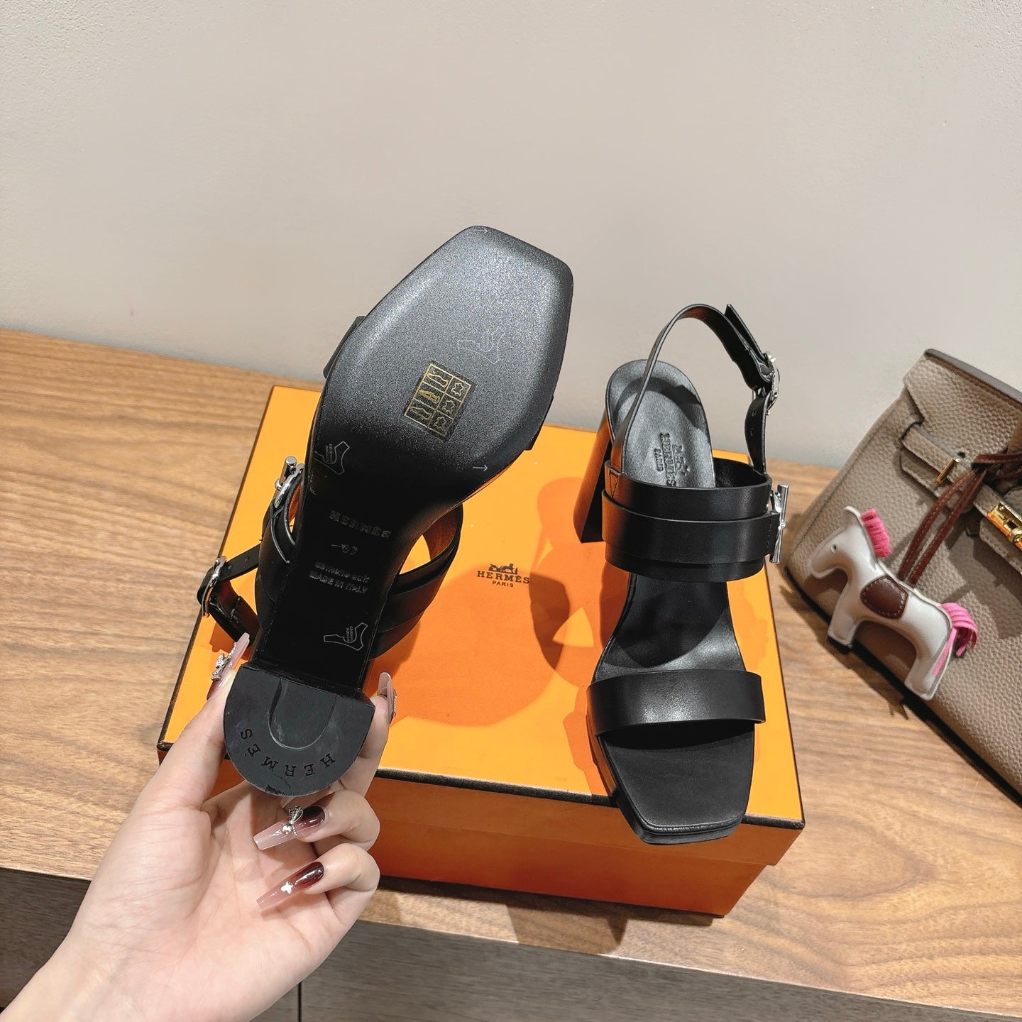 HM 26S Gigi 85 Sandal In Black Calfskin Silver Hardware
