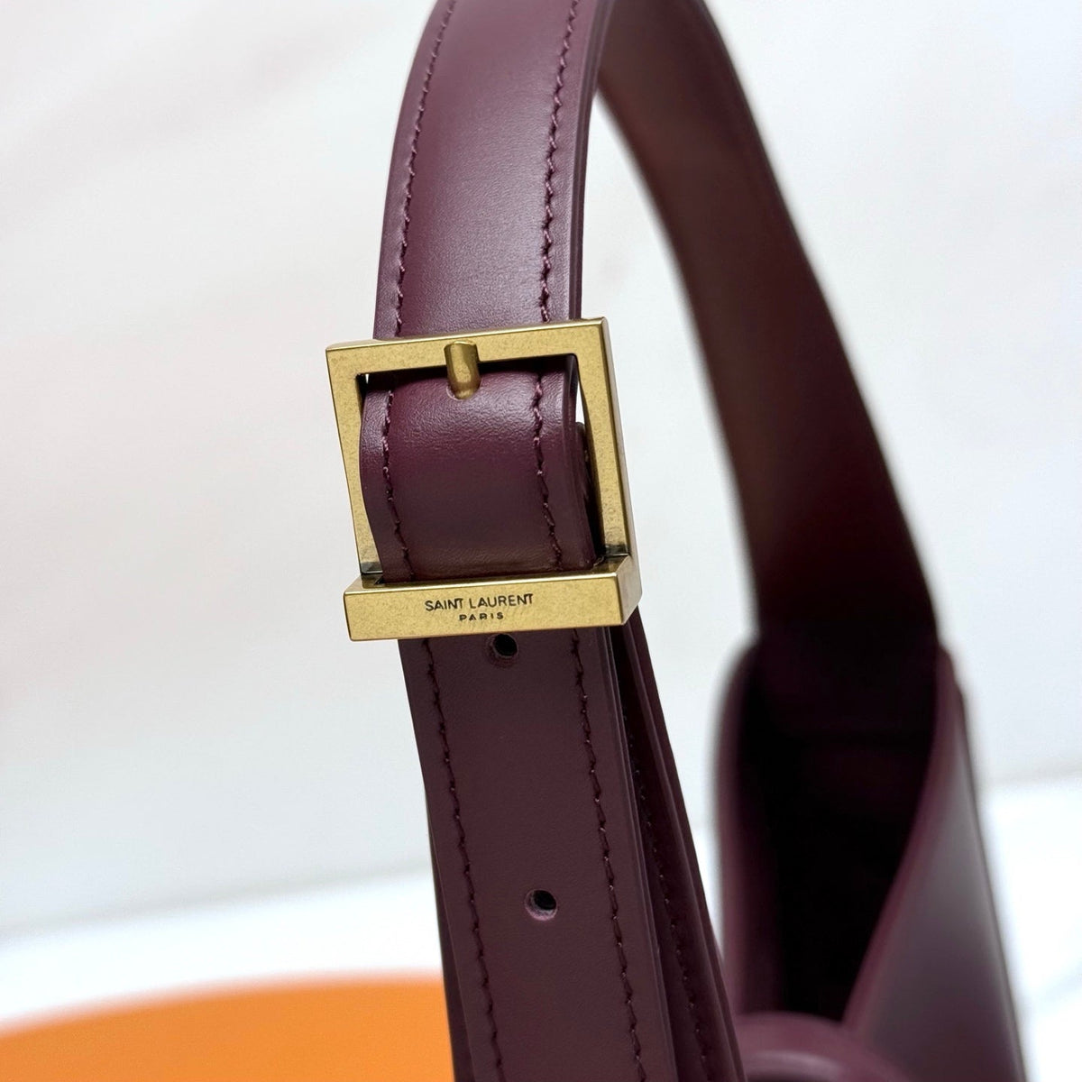 YSL 5 𝐀̀ 7 Bag 24cm Burgundy Leather 285558