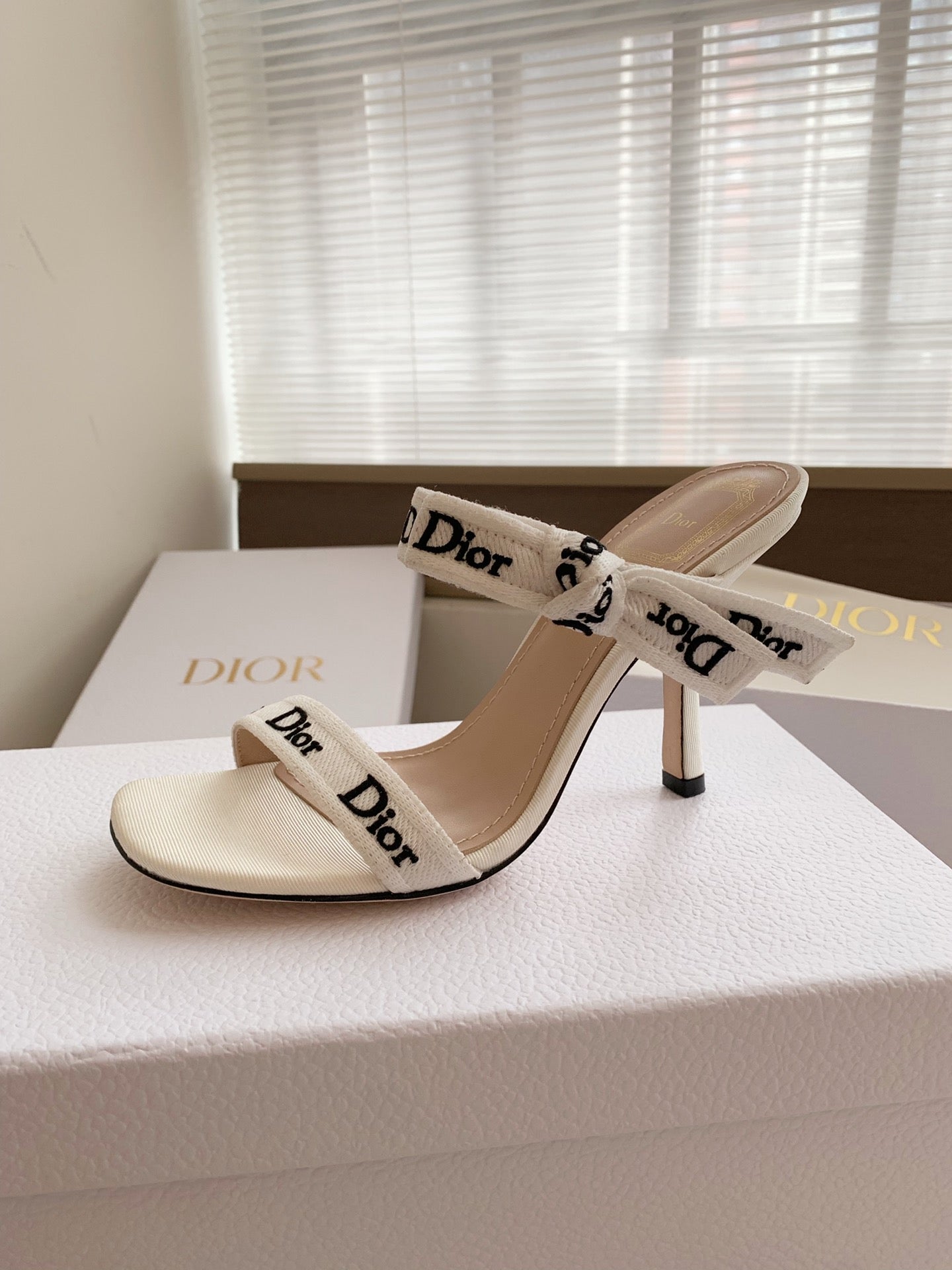 CD 26s High Heel Sandal 100 White Canvas Sheepskin 664181