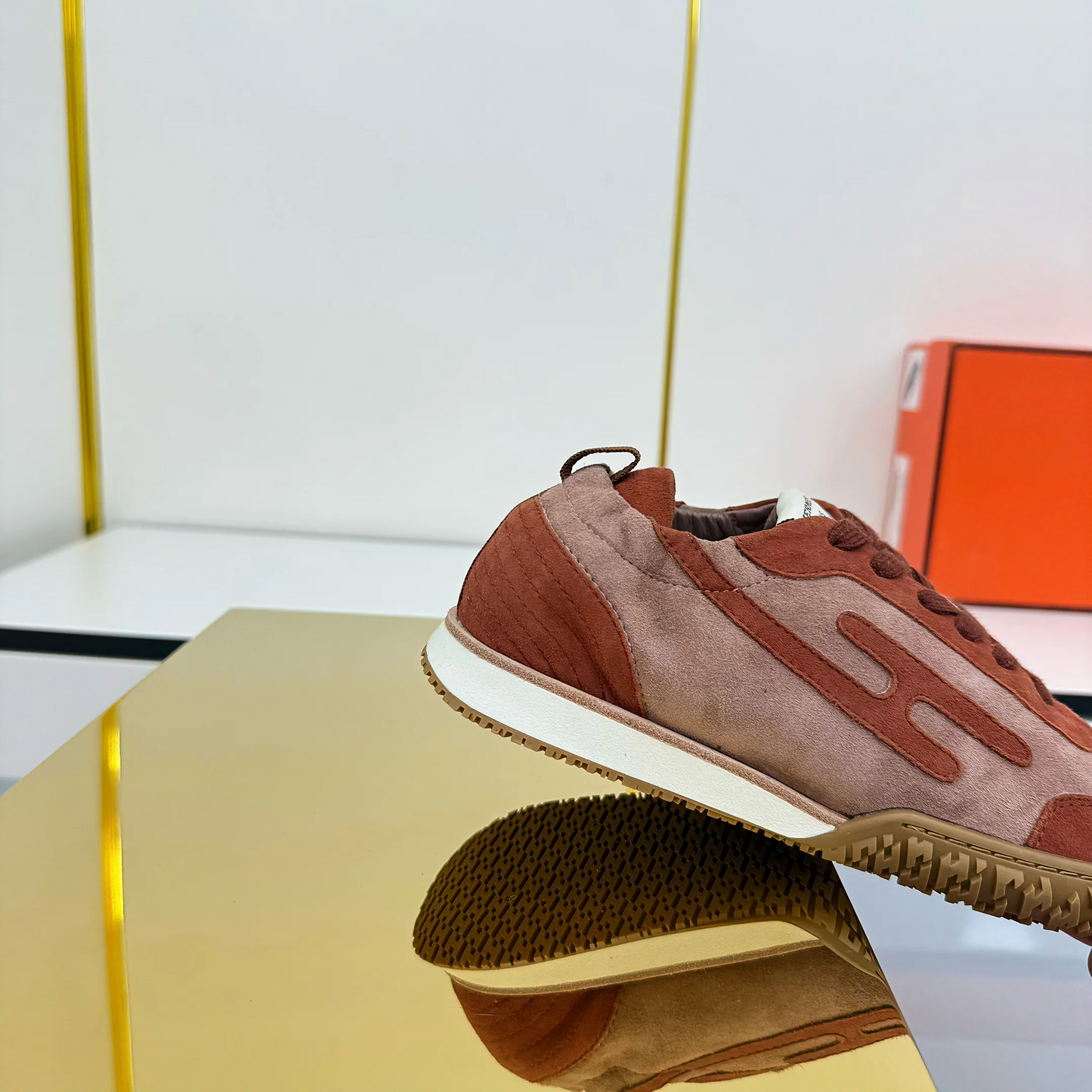 HM 2026 Casual Sneakers Rust Brown Suede 667356