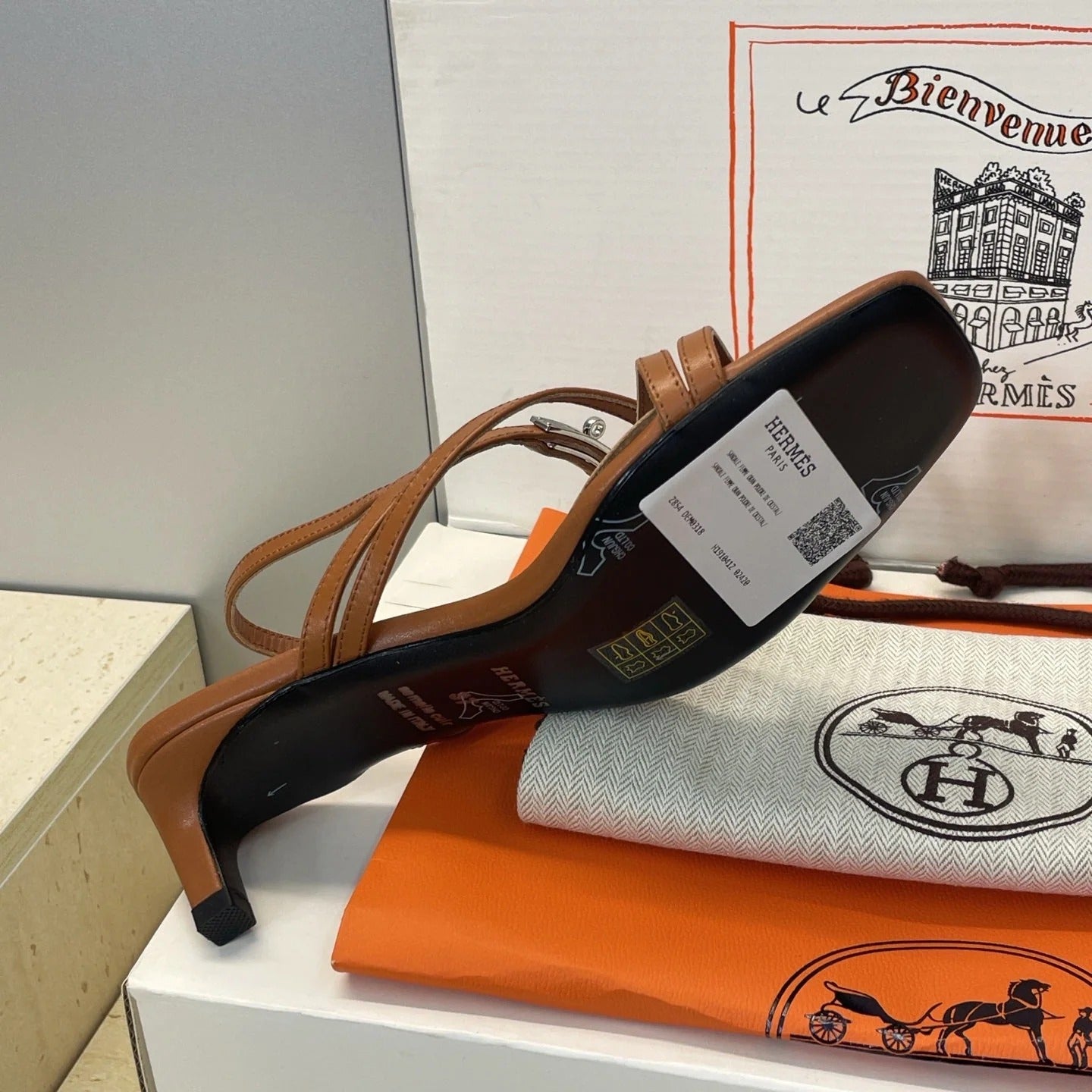 HM 26ss Kelly Sliver Buckle Sandals 40 Brown Calfskin 607164