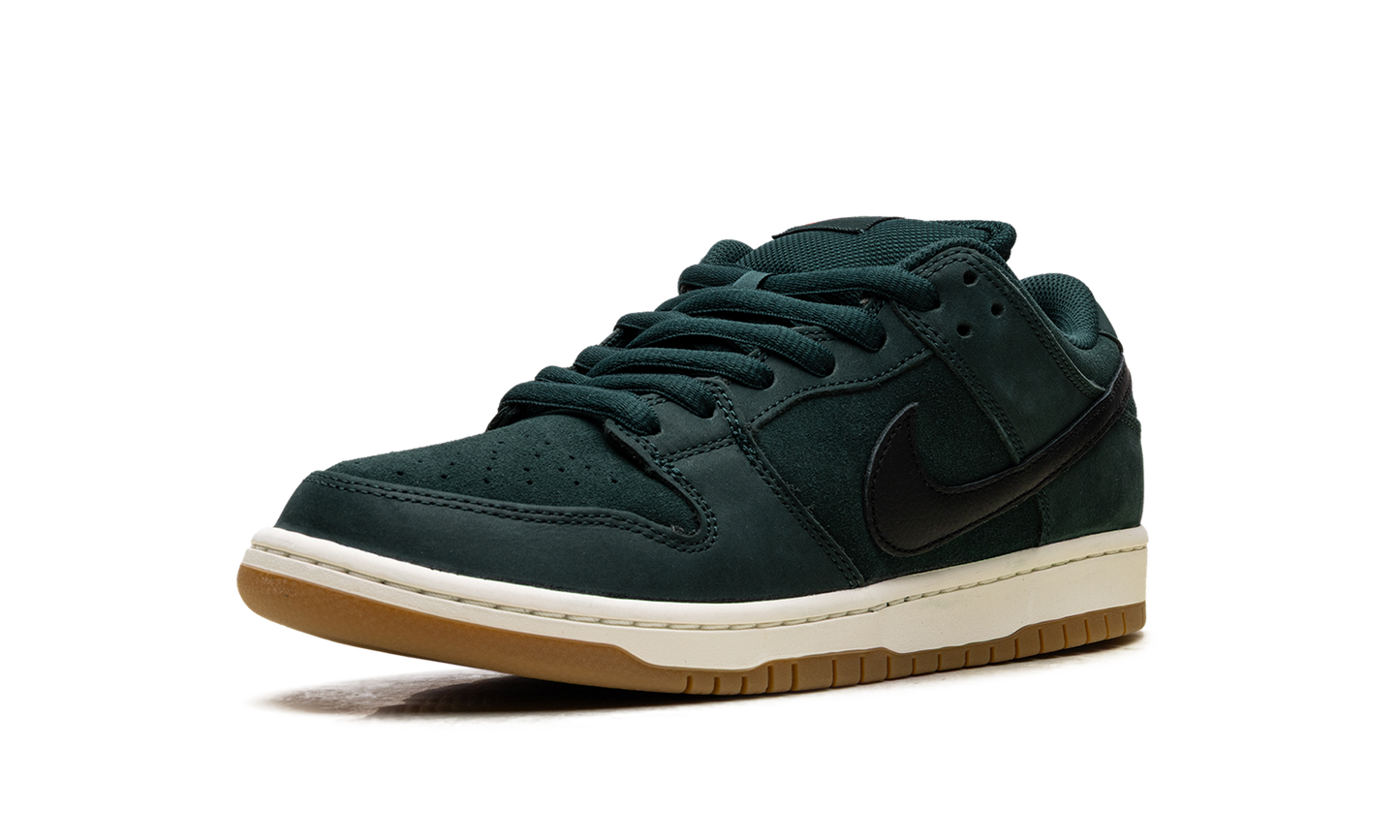 SB Dunk Low Pro "Deep Fir" FJ1674 300