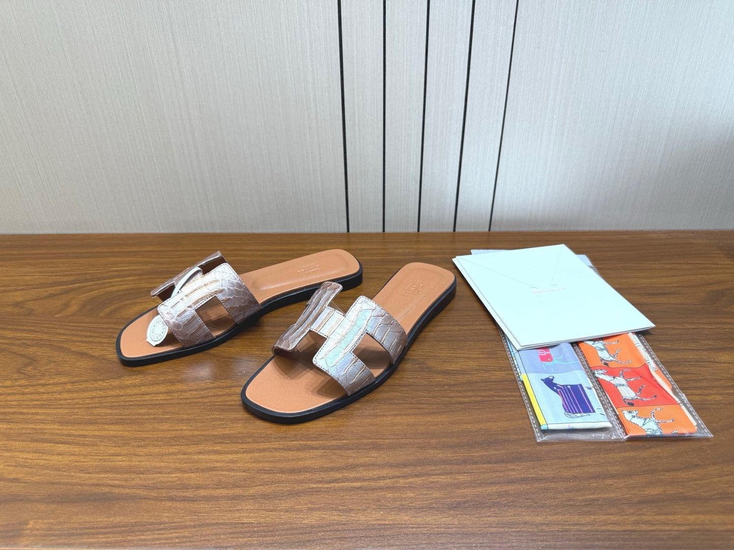 HM Sandal Silver Brown in Snakeskin 788517