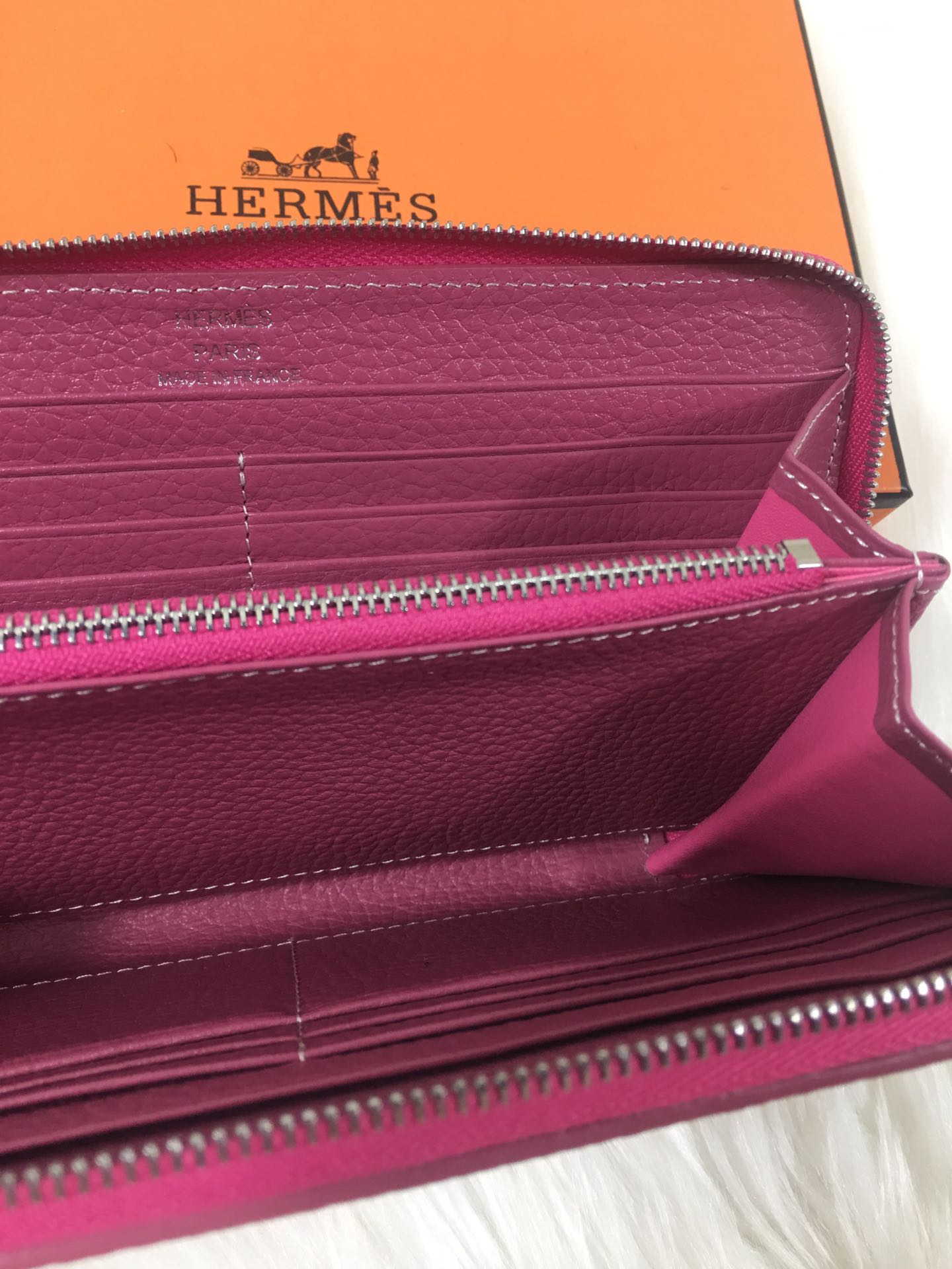 HM Silk'in Classic Wallet 20 Burgundy Grained Calfskin