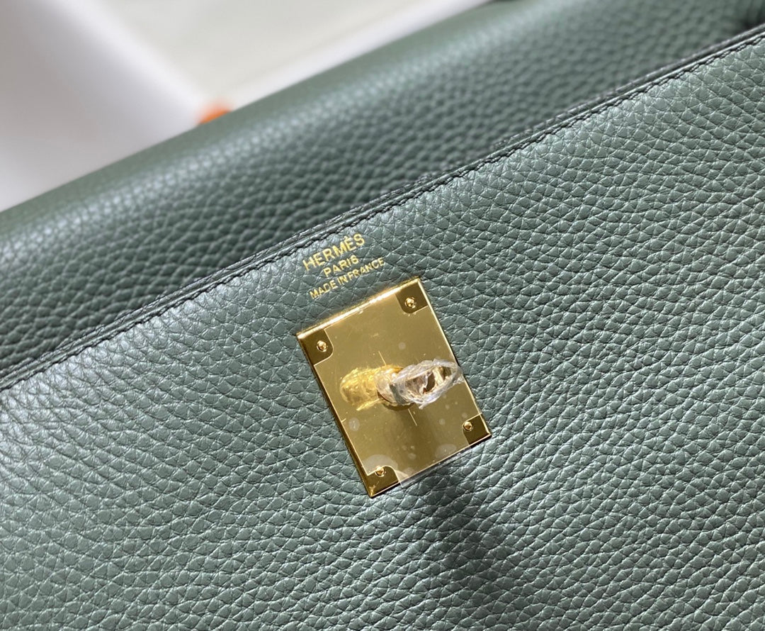 HM KELLY 28CM DARK GREY TOGO GOLD HARDWARE