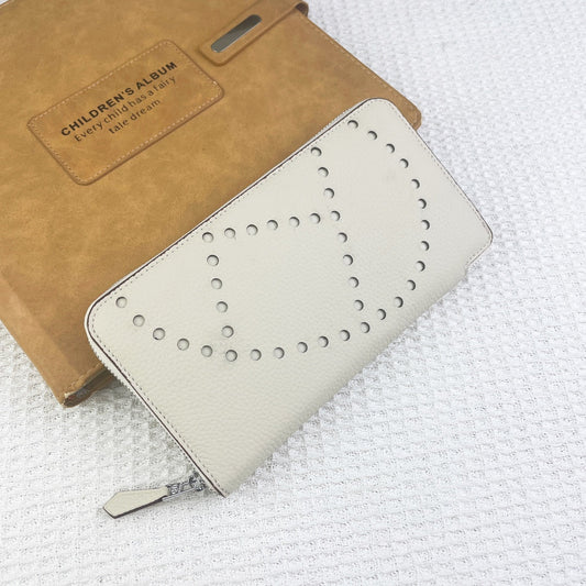 HM Silk'in Holed Classic Wallet 20 Cream Grained Calfskin