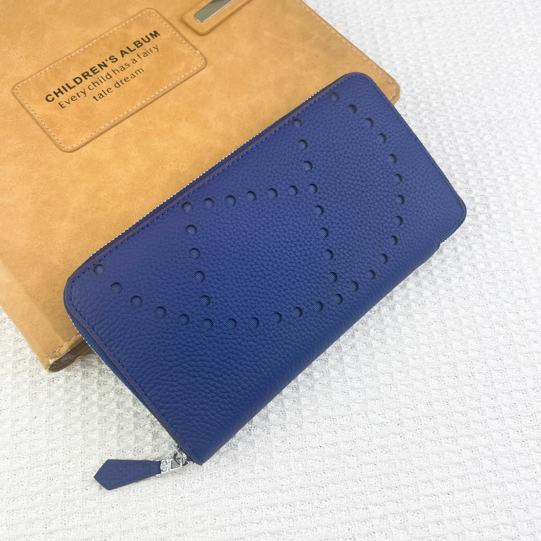 HM Silk'in Holed Classic Wallet 20 Cobalt Grained Calfskin
