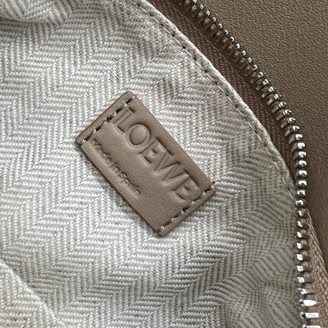 Loewe Puzzle Waist Bag 24 Sand Cowhide