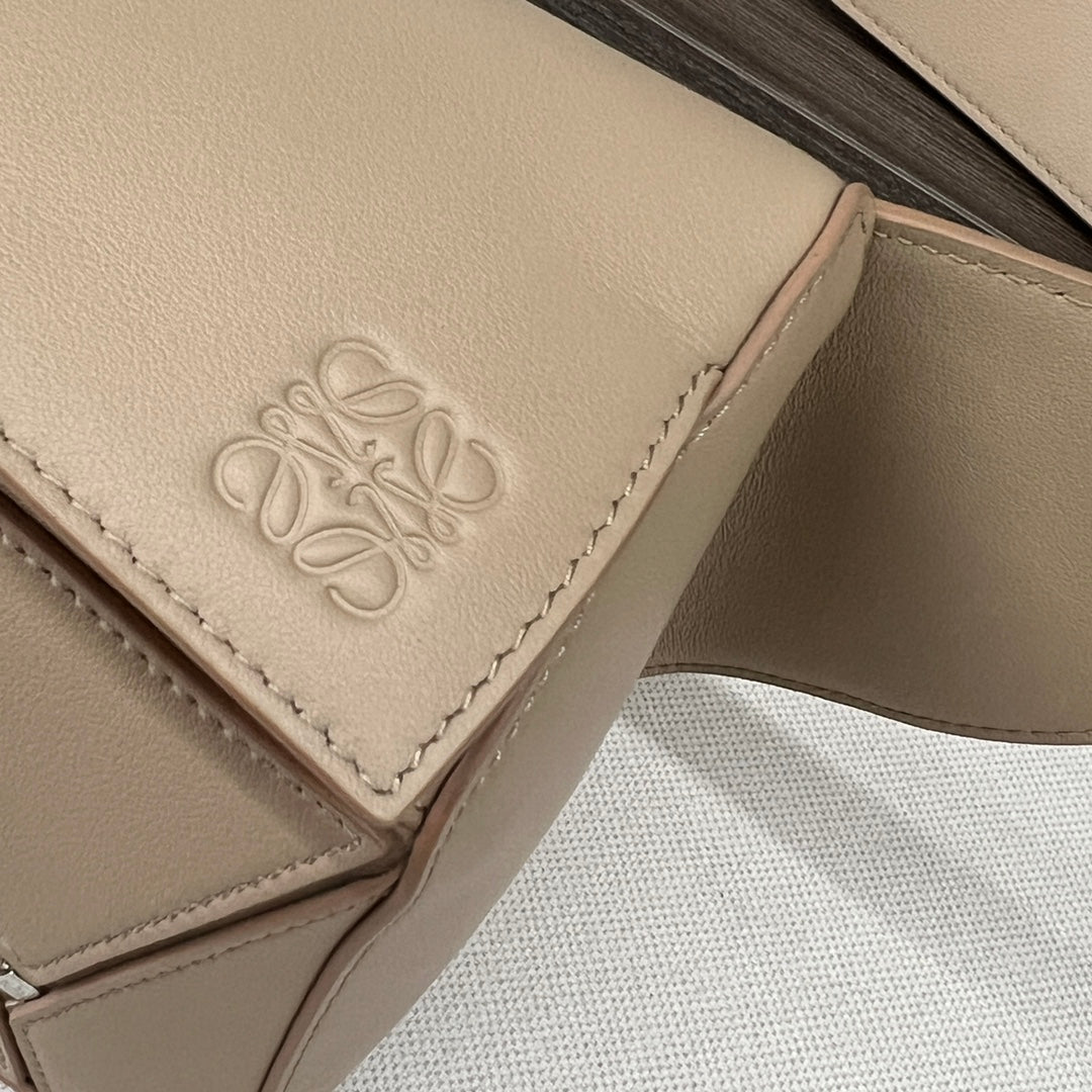 Loewe Puzzle Waist Bag 24 Sand Cowhide