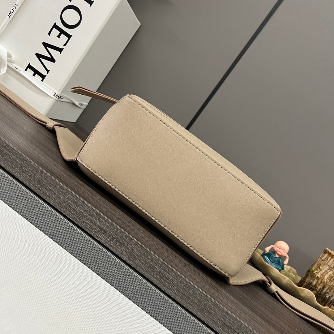 Loewe Puzzle Waist Bag 24 Sand Cowhide