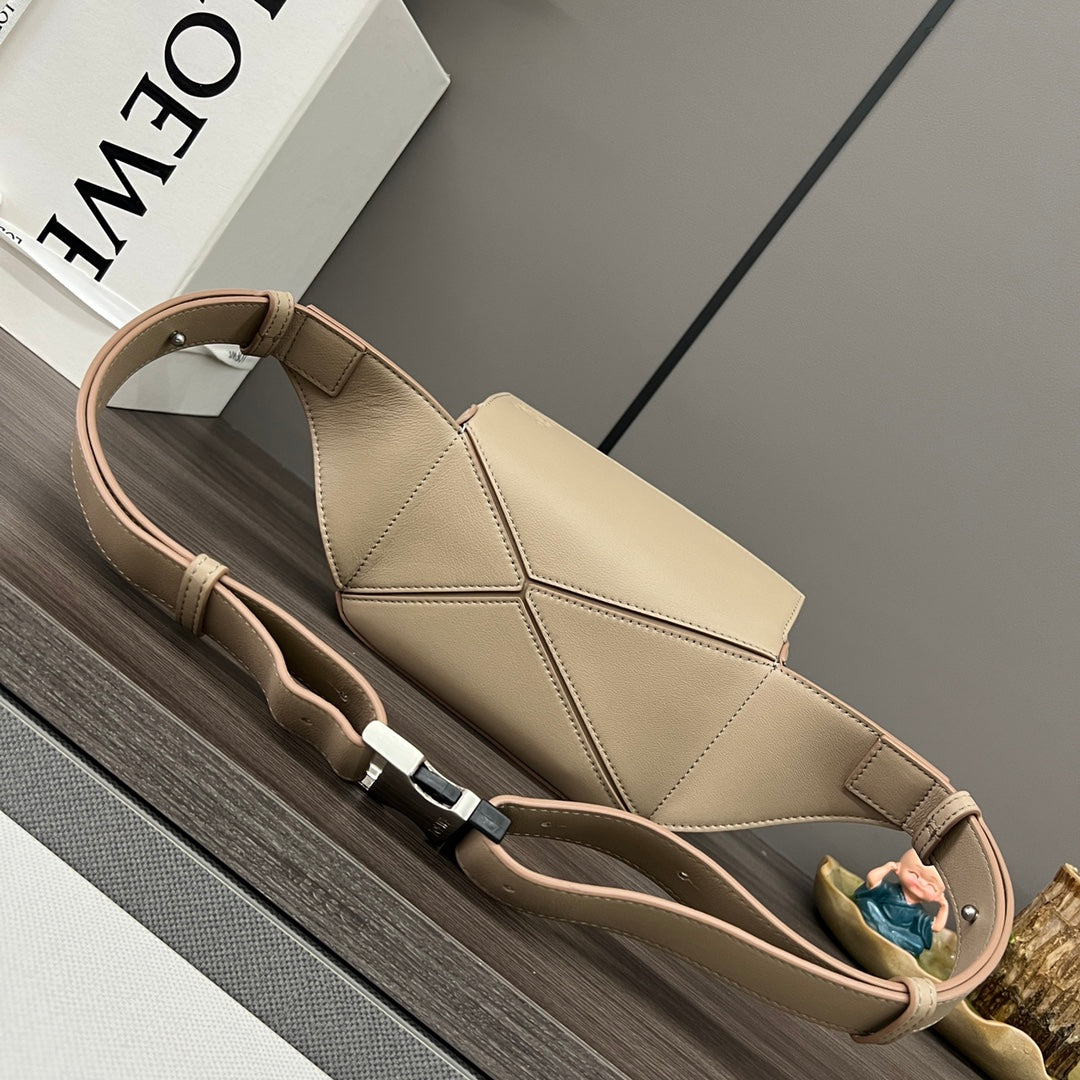Loewe Puzzle Waist Bag 18 Sand Cowhide
