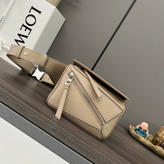 Loewe Puzzle Waist Bag 18 Sand Cowhide