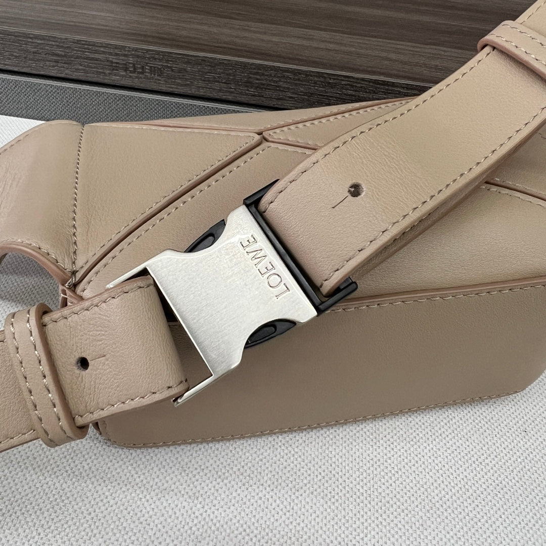 Loewe Puzzle Waist Bag 18 Sand Cowhide