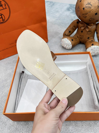 0ran sandal brown white epsom