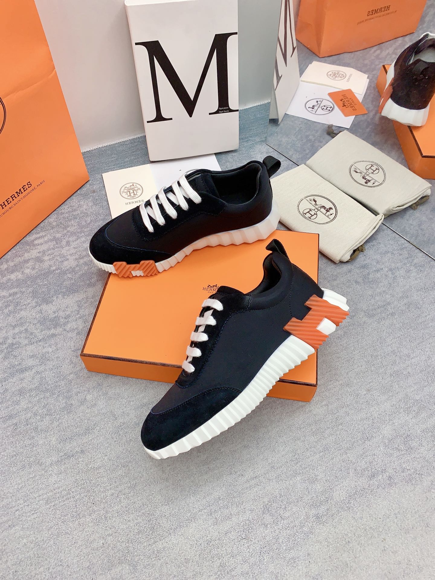 HM Bouncing Sneaker In Black Lambskin 106435
