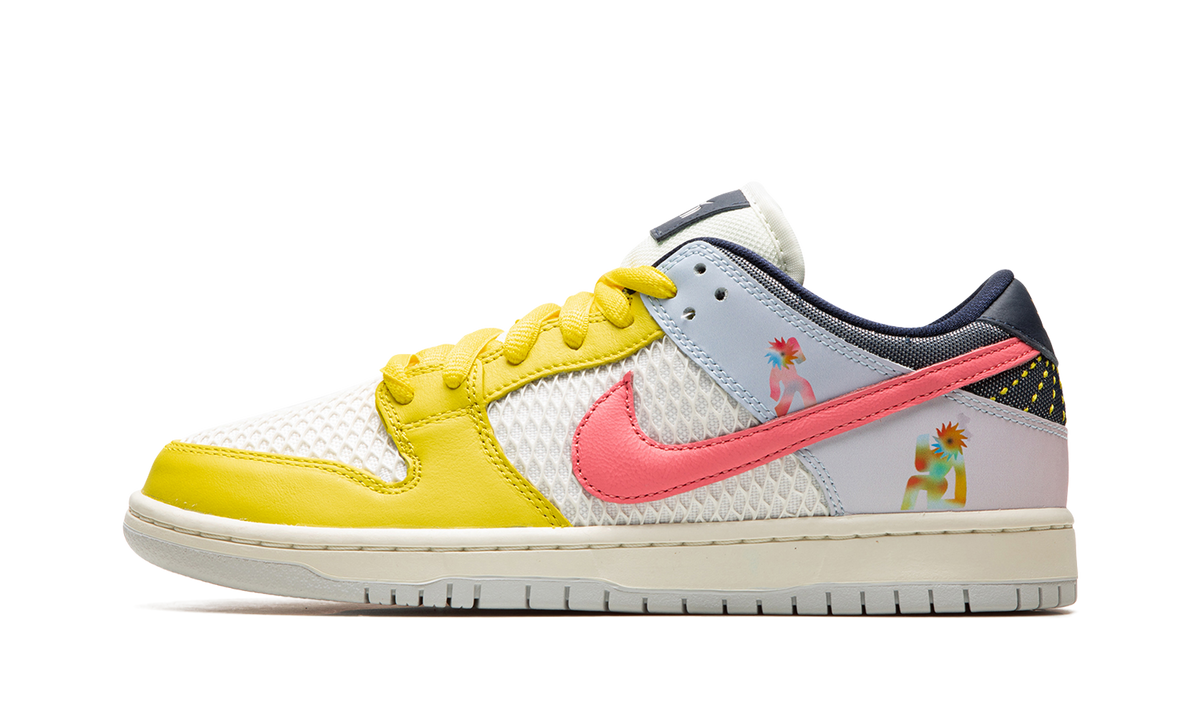 SB Dunk Low "Be True" DX5933 900