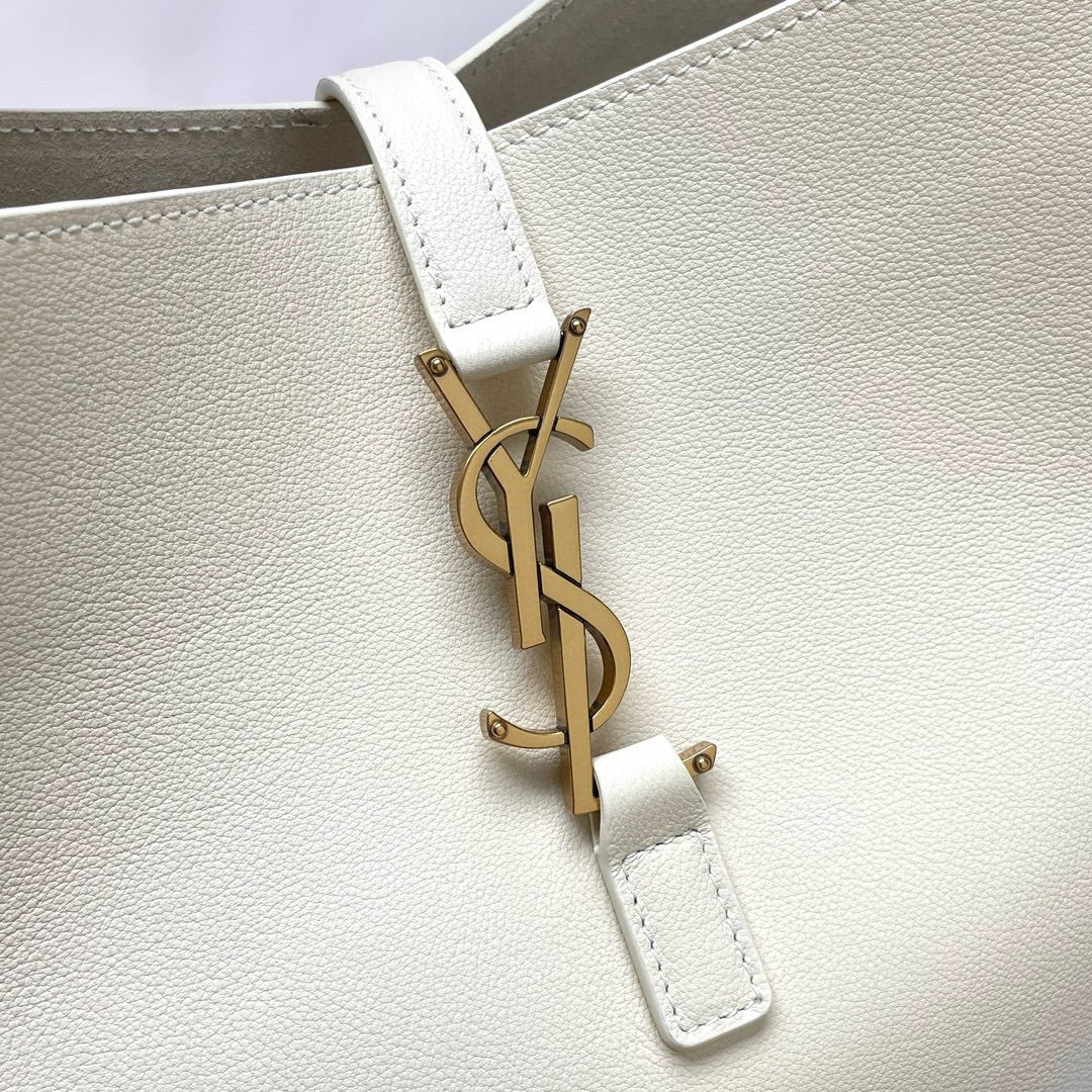 Le 5 a 7 Supple Large hobo bag in ivory leather ghw