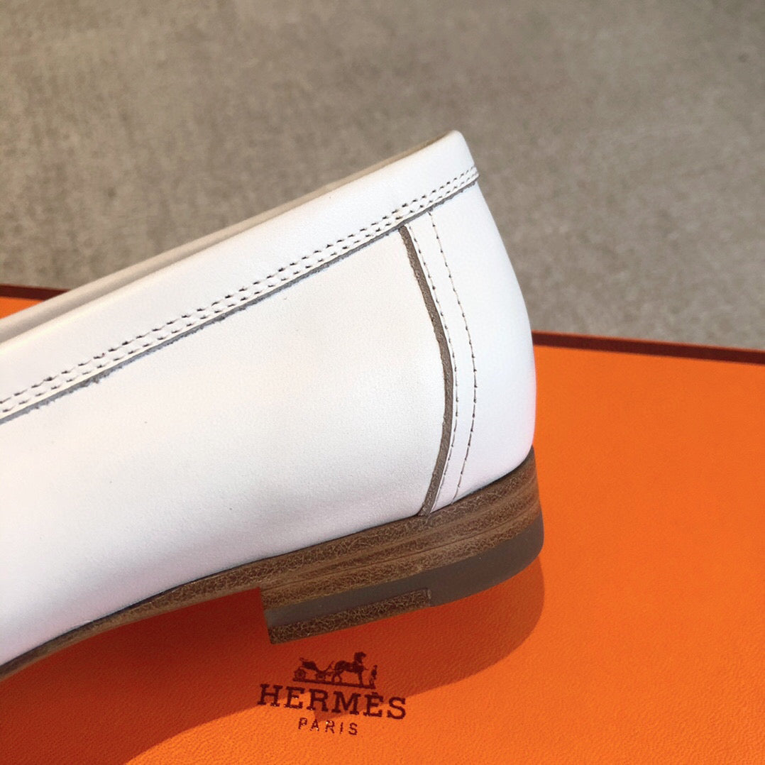 Paris Loafer White Beige Perlino Goatskin With Signature Paris Buckle