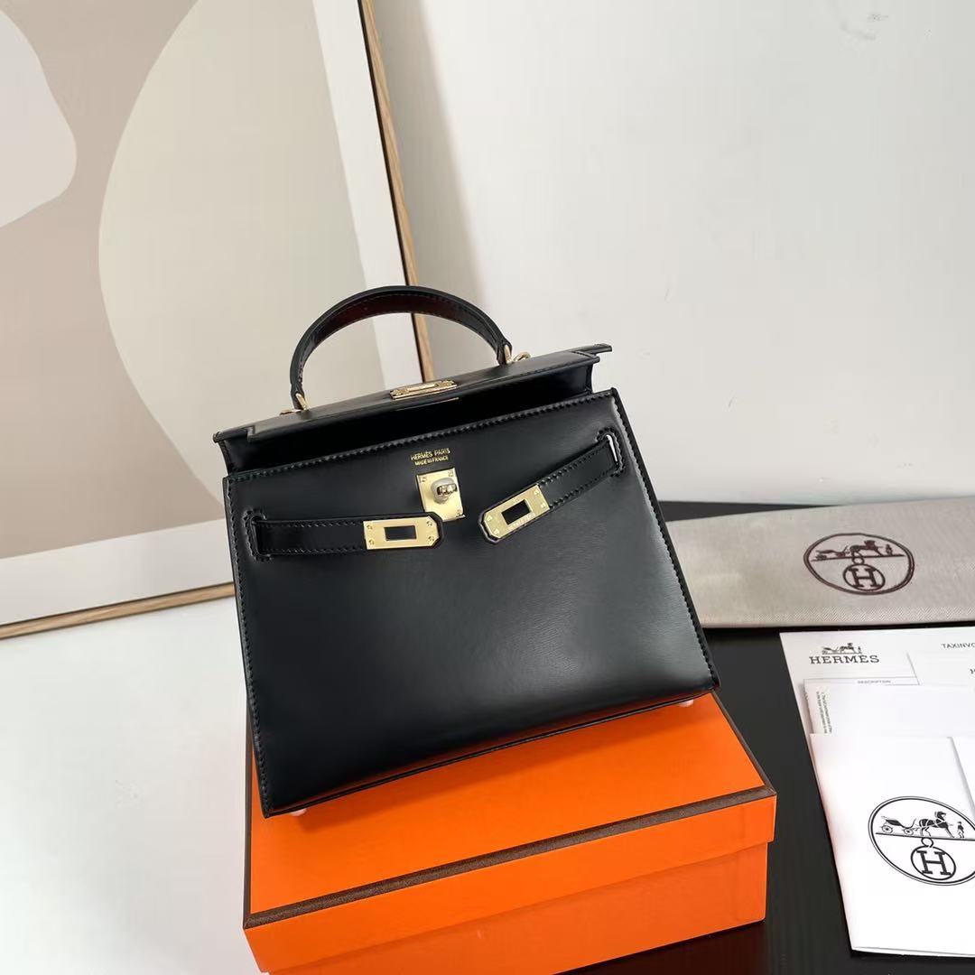 HM Kelly 25cm Glossy Cowhide GHW