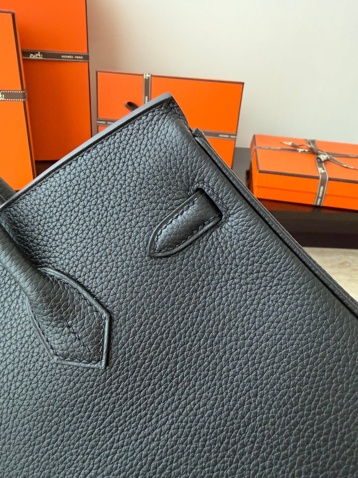 HM BIRKIN 25CM BLACK TOGO LEATHER GOLD HARDWARE (MADE - TO - ORDER)