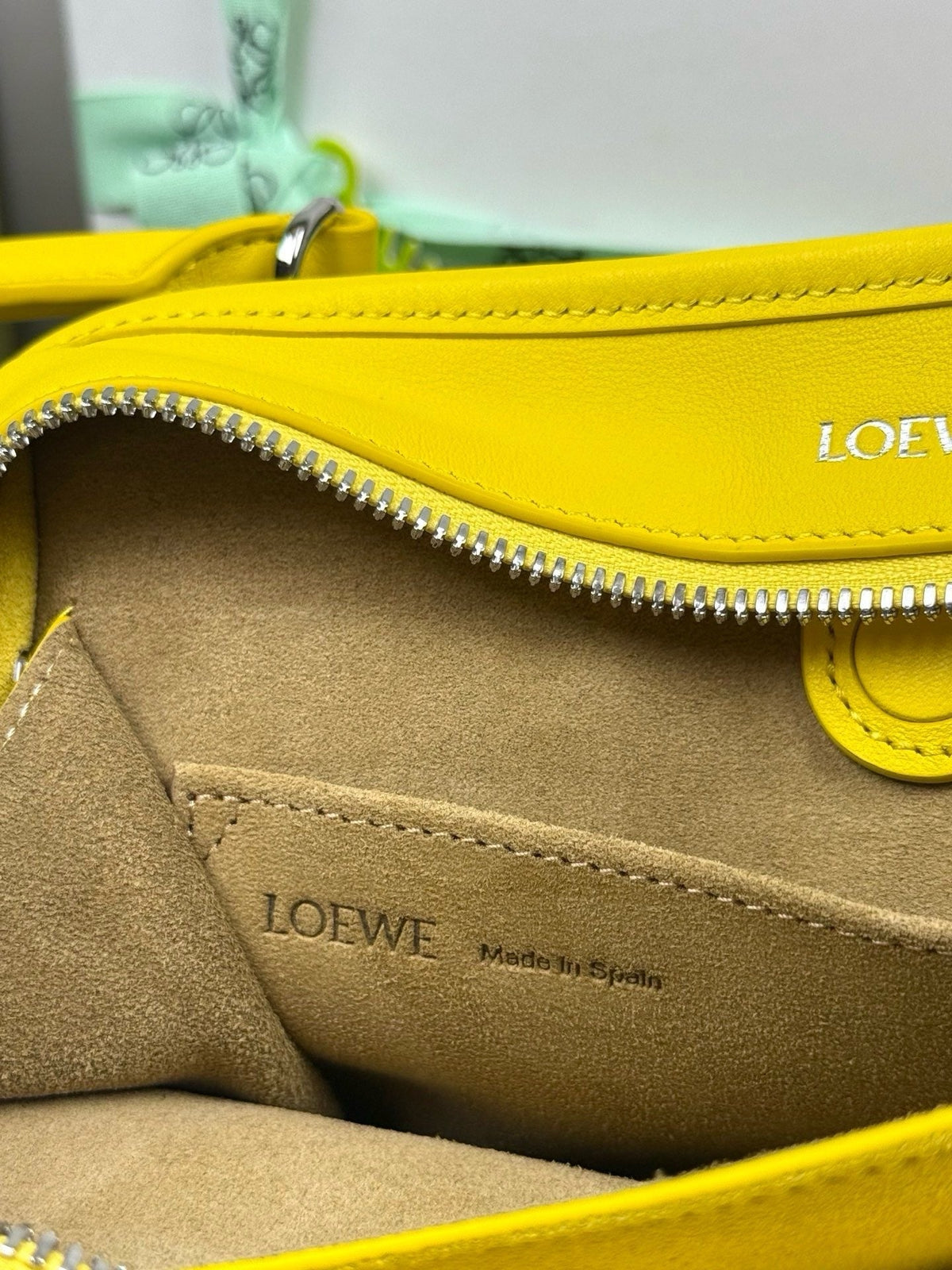 Loewe 2026 Amazona 180 Bag 24cm Yellow Calfskin