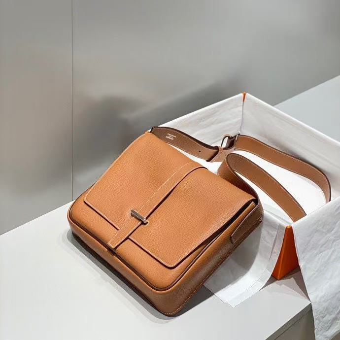 HM 26s Steve Light Junior Messenger Bag Tan Togo Calfskin