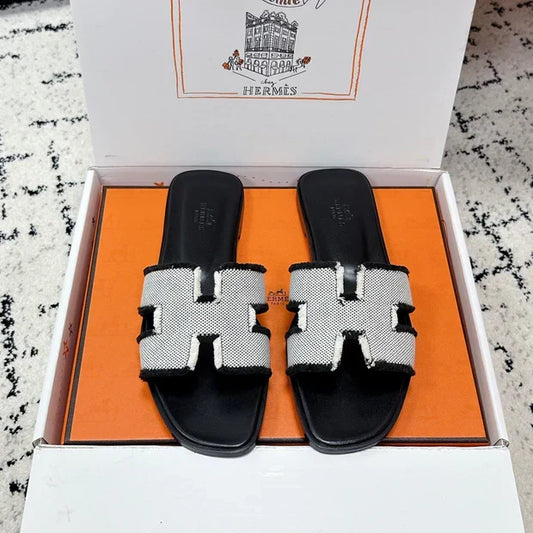 HM 26ss Oran Sandals Black White Canvas Cowhide 617213