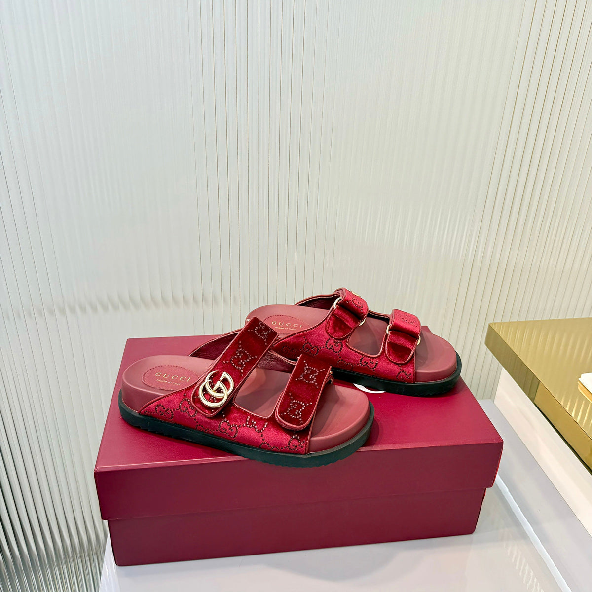 GG 26s Dad Mule Sandals Red Leather Velvet 714865