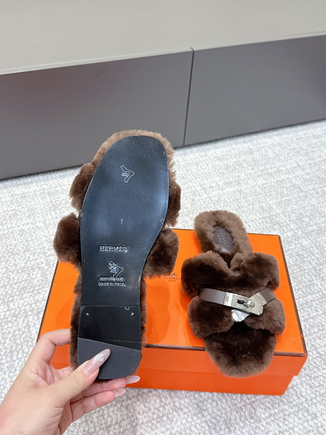 HM 25s H Shaped Slipper with Buckle Dark Brown Shearling 462194