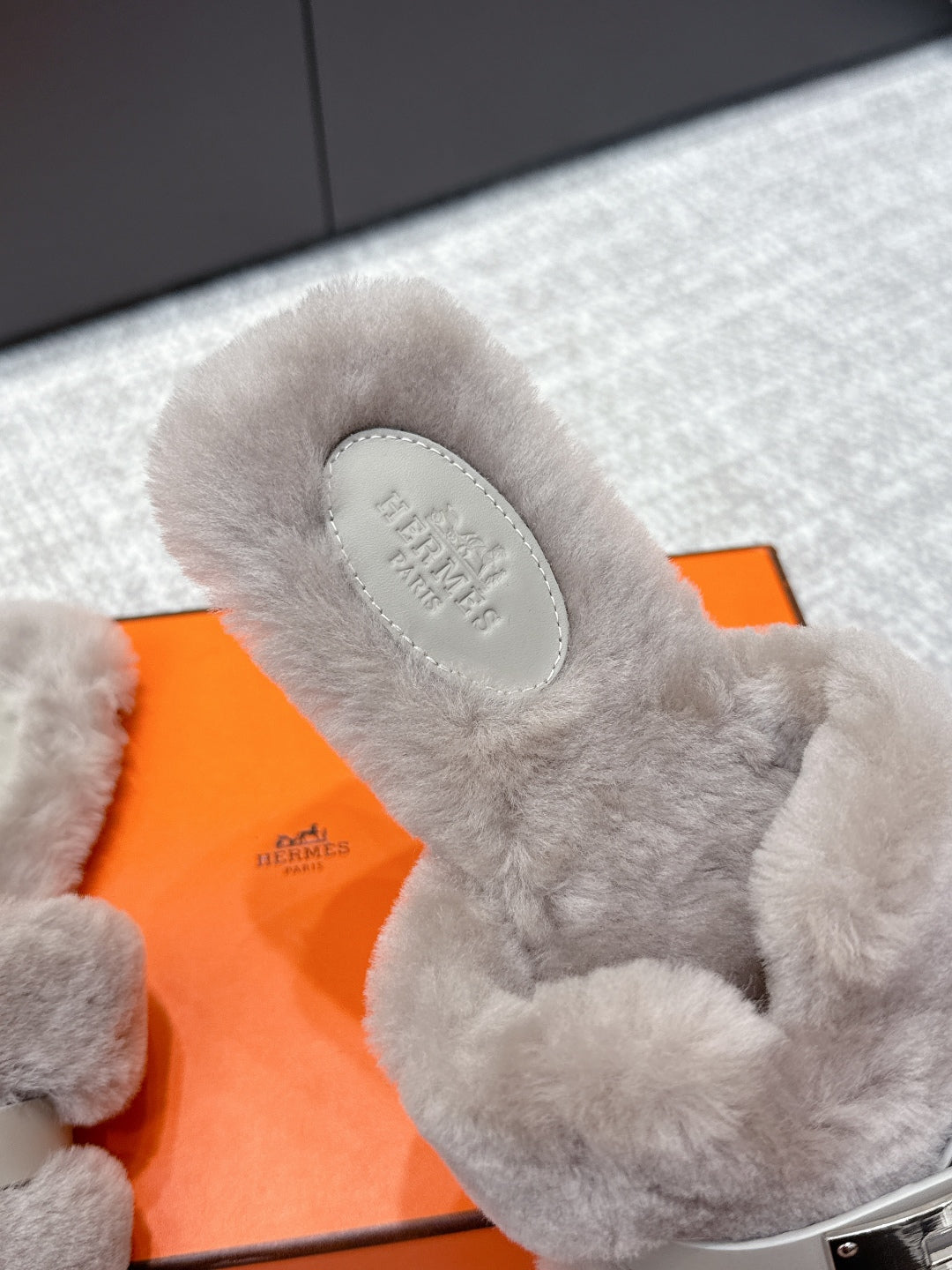 HM 25s H Shaped Slipper with Buckle Gray Shearling 462197