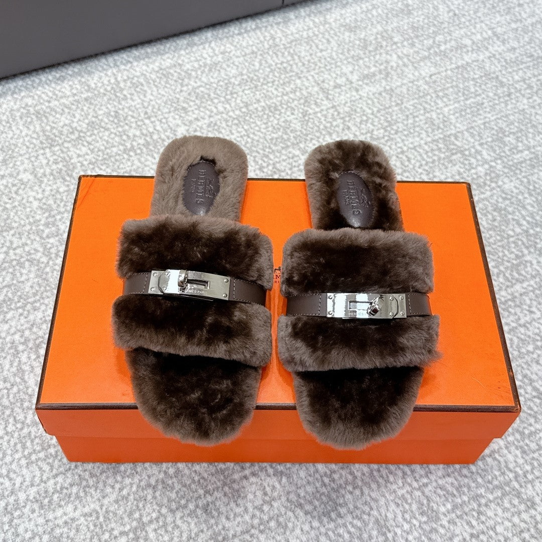HM 25s Slipper with Buckle Dark Brown Fur462199