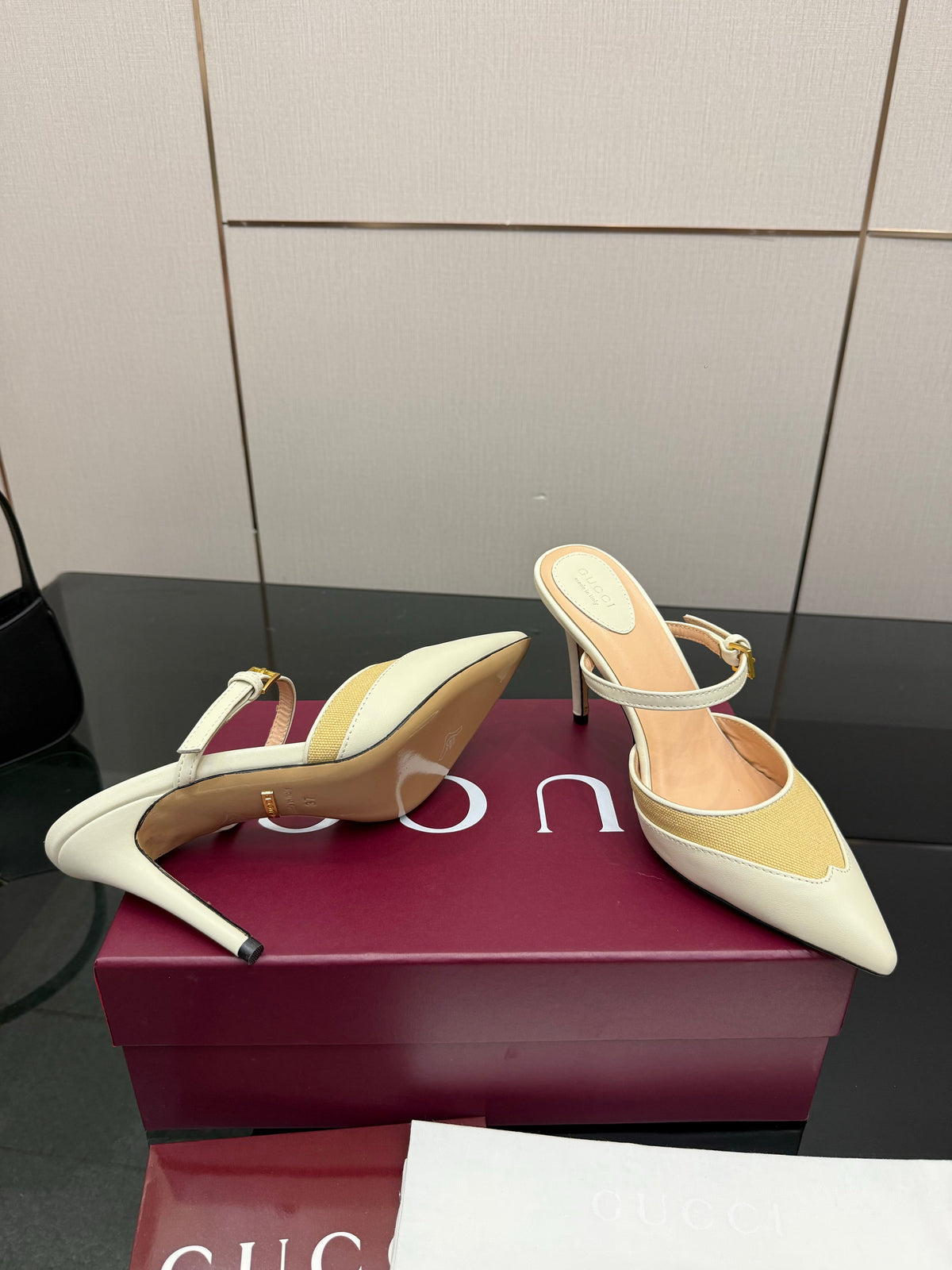 GG Pointed-Toe Mules 9.5cm Ivory Cowhide 725299