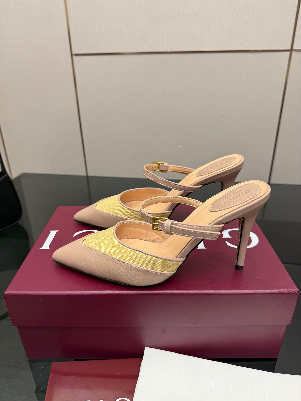 GG Pointed-Toe Mules 9.5cm Beige Cowhide 725301