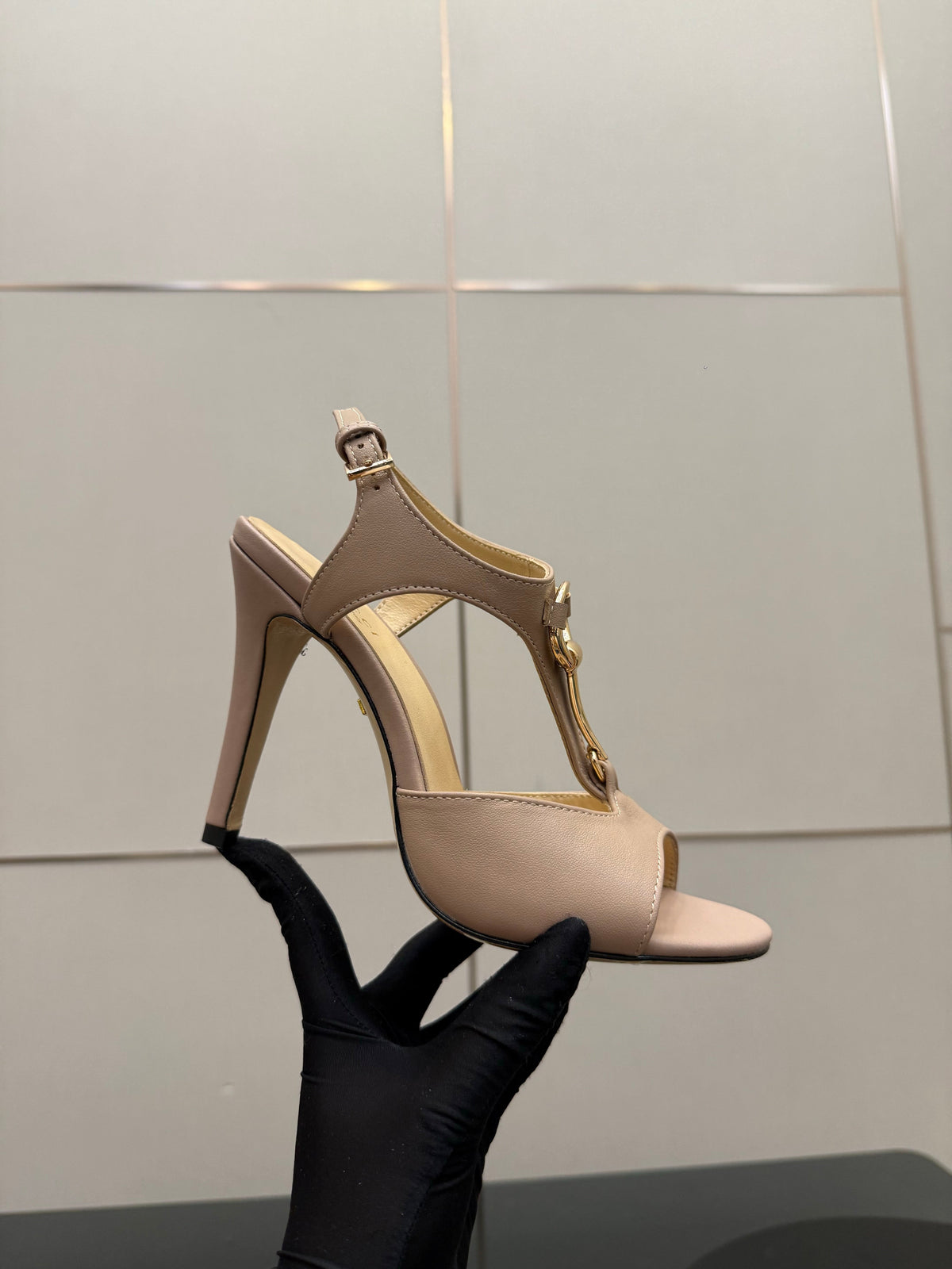 GG G-Buckle High-Heeled Sandals 10.5cm Beige  Cowhide 725306