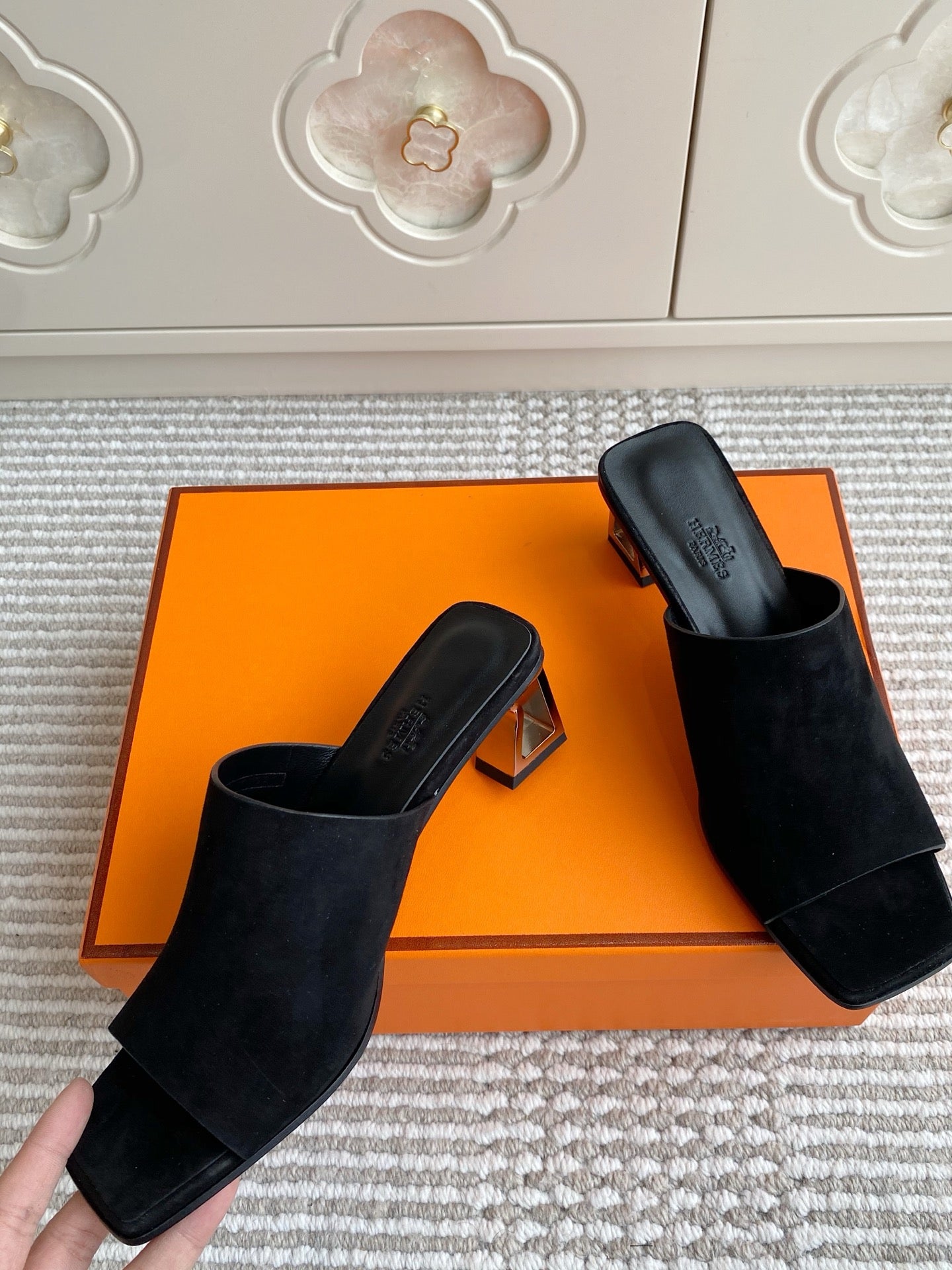 HM Kylie Mules Black Calfskin 316375