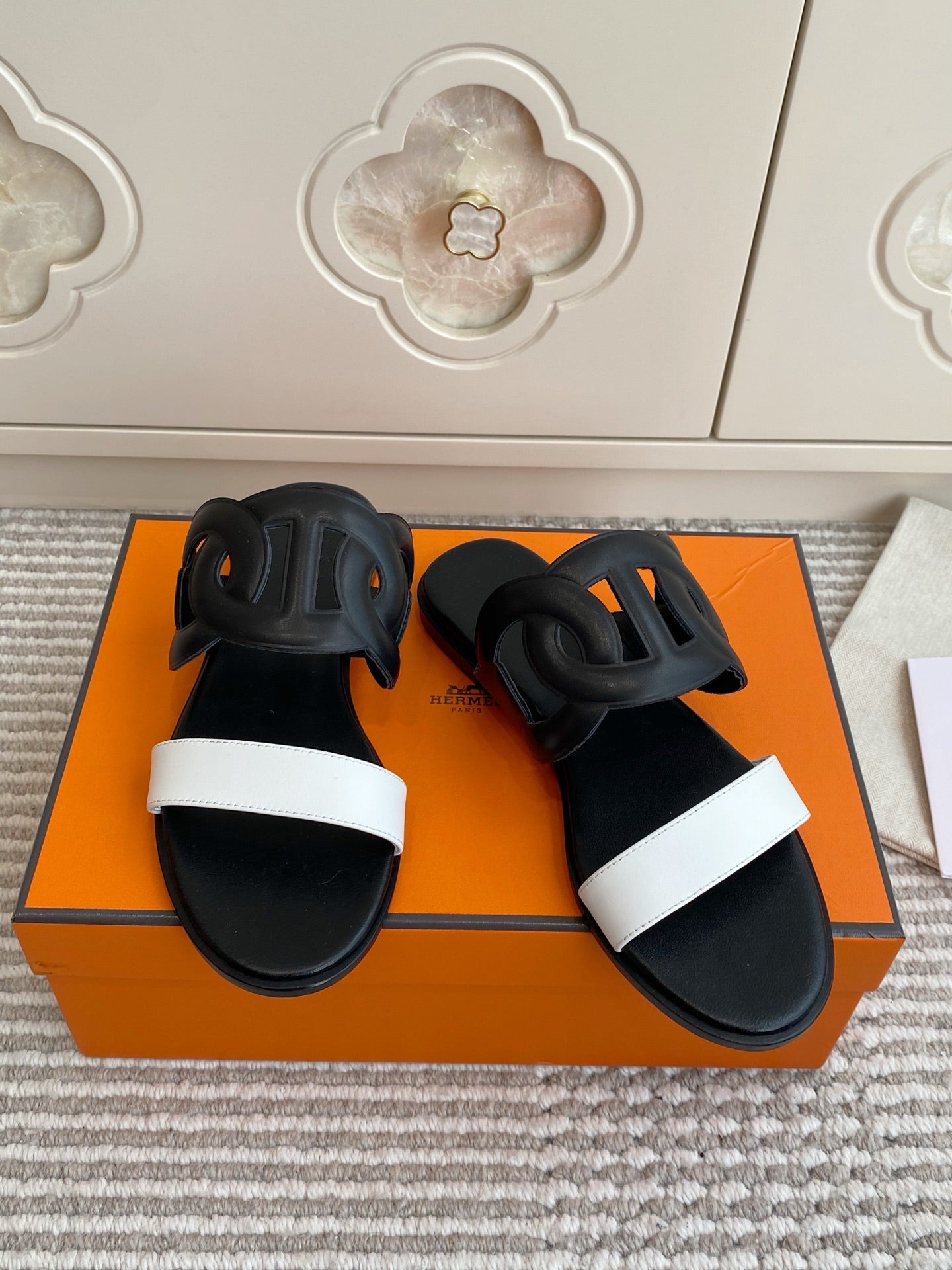 HM Lagune Sandal Black White Leather 776552