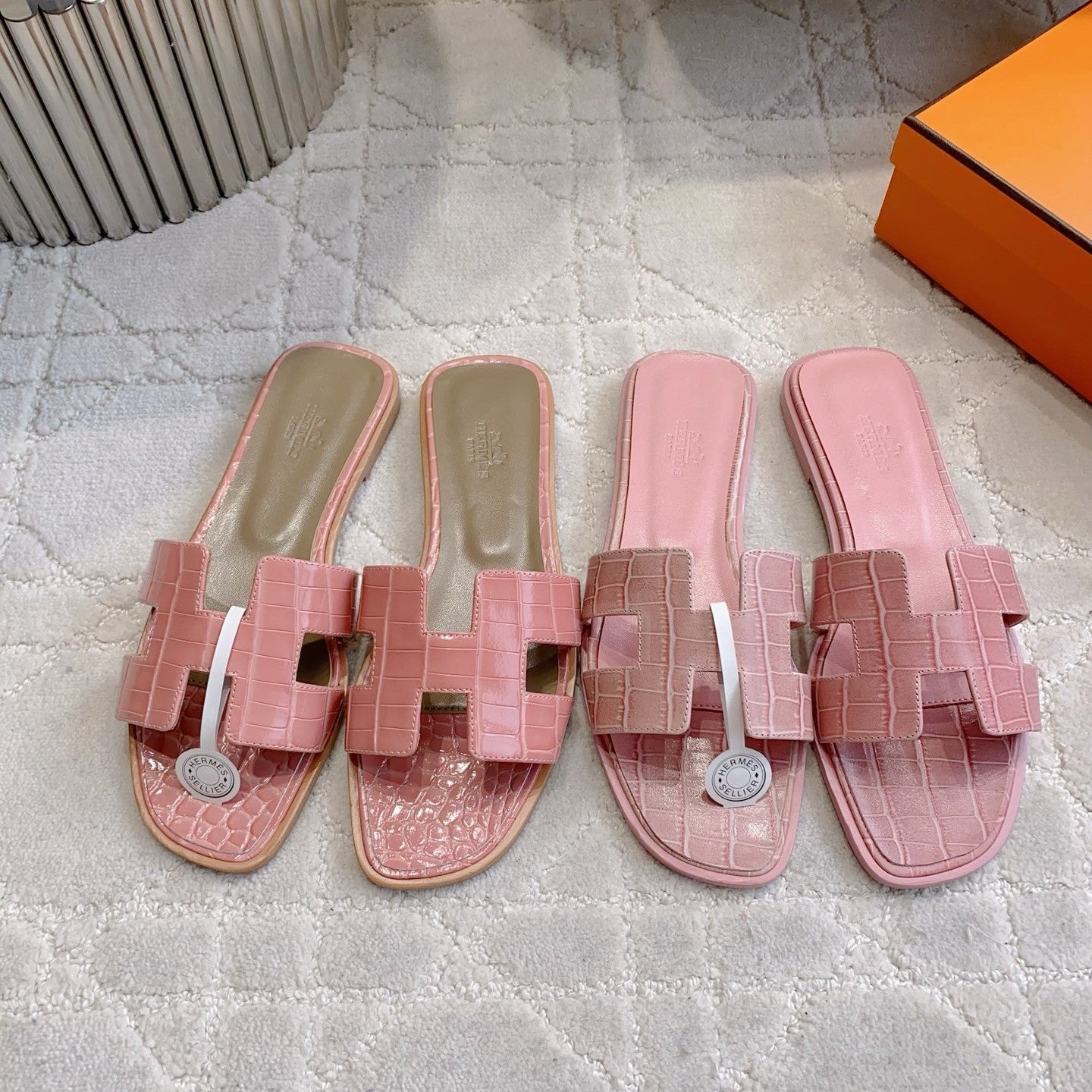 HM 26s Oran Sandal Pink Alligator Embossed Leather 724326