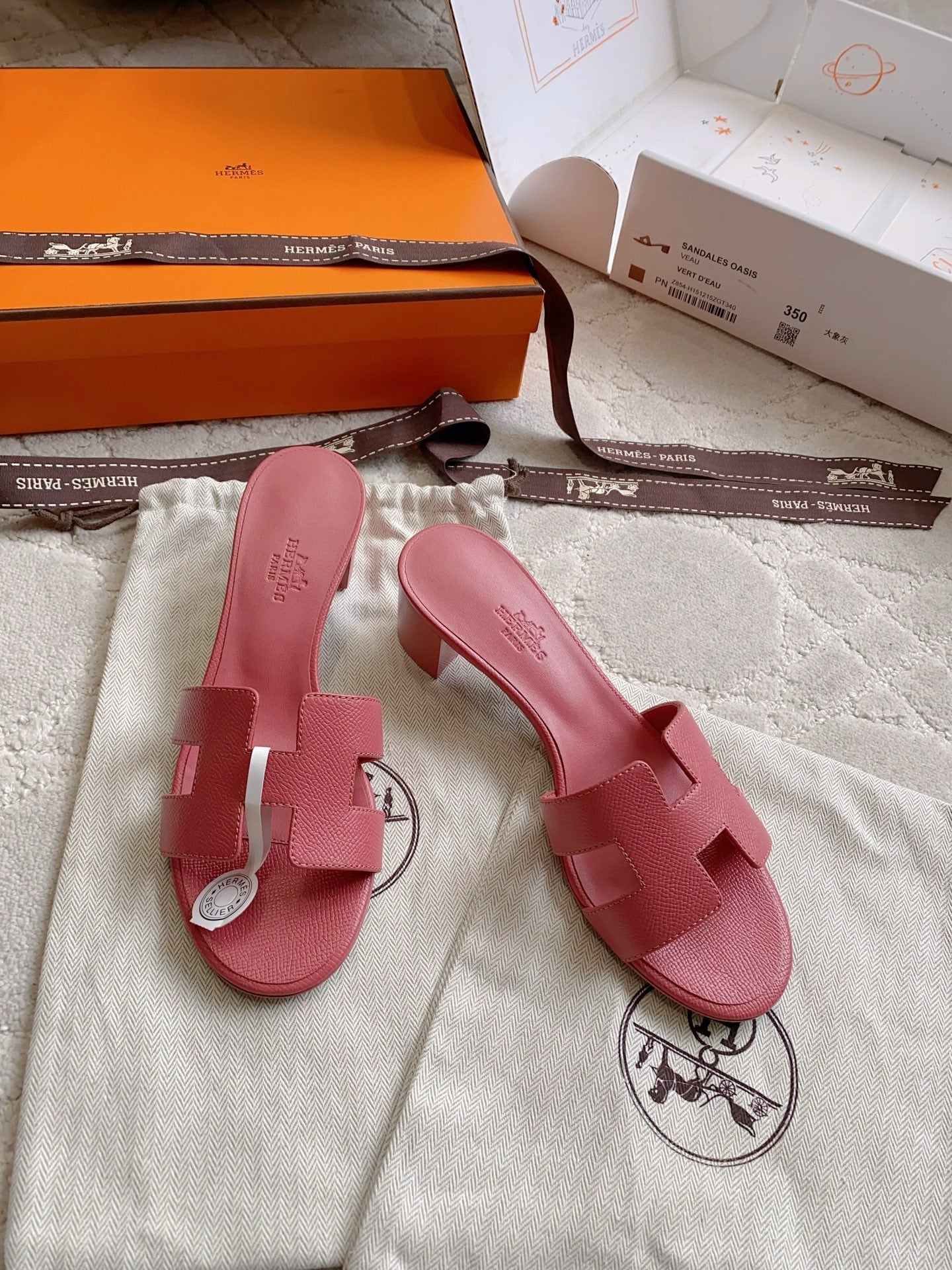 HM 26s Oran Sandal Pink-Red Espom Goatskin 724269