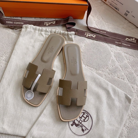 HM 26s Oran Sandal Light Taupe Espom Goatskin 724271