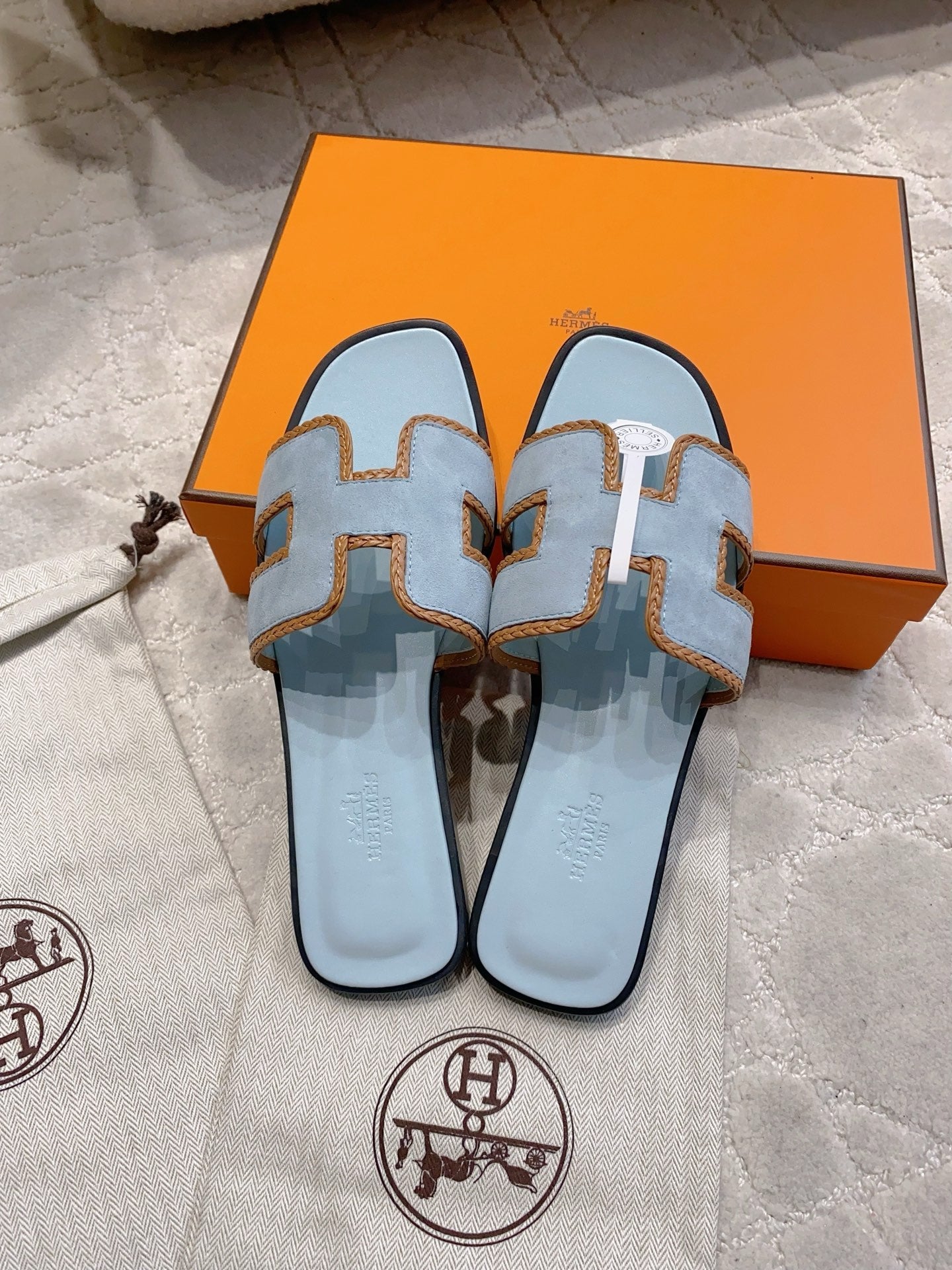 HM 26s Oran Sandal Light Blue Grey Suede Goatskin 724349