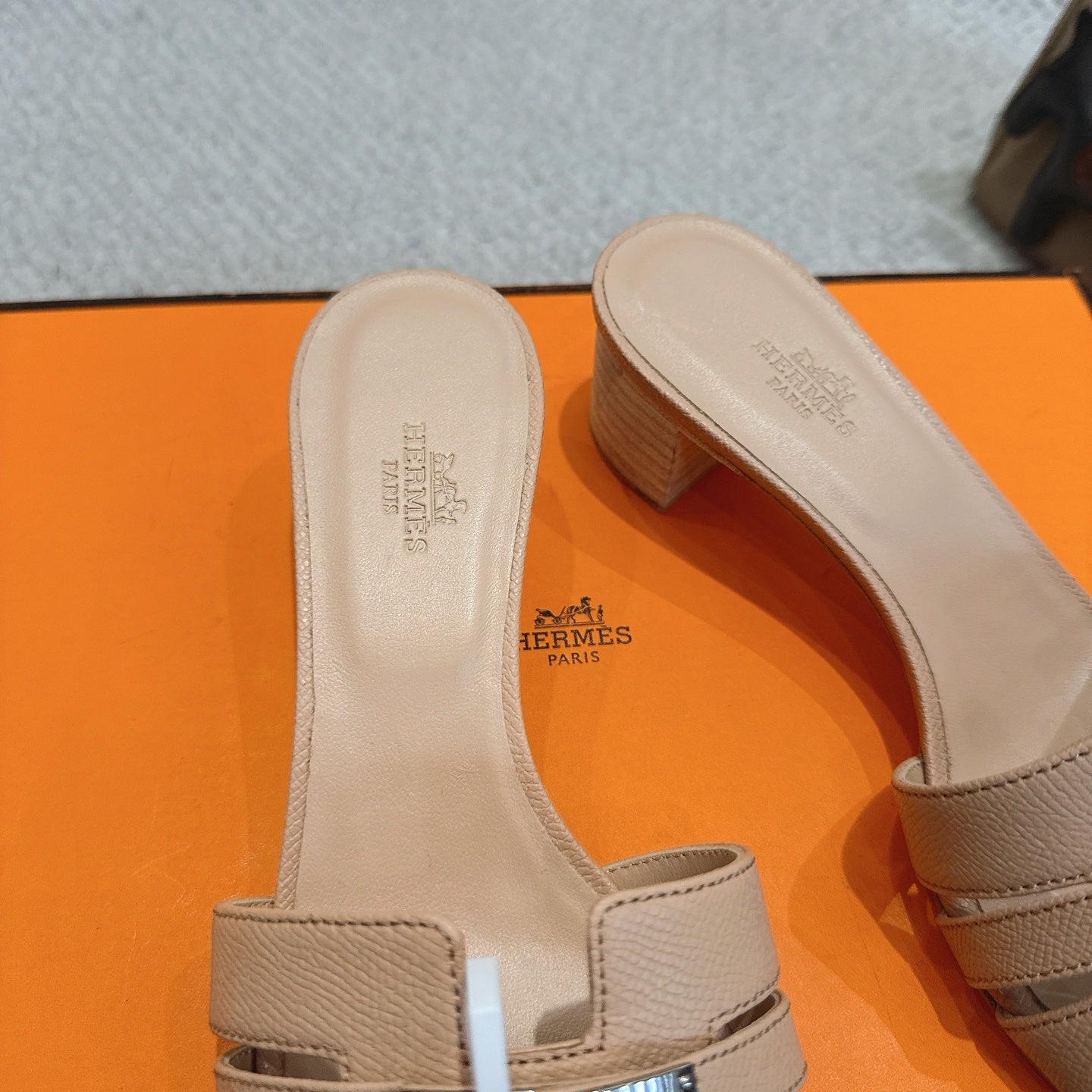 HM Kelly Buckle Sandals 5cm Peach Pink Leather 804987