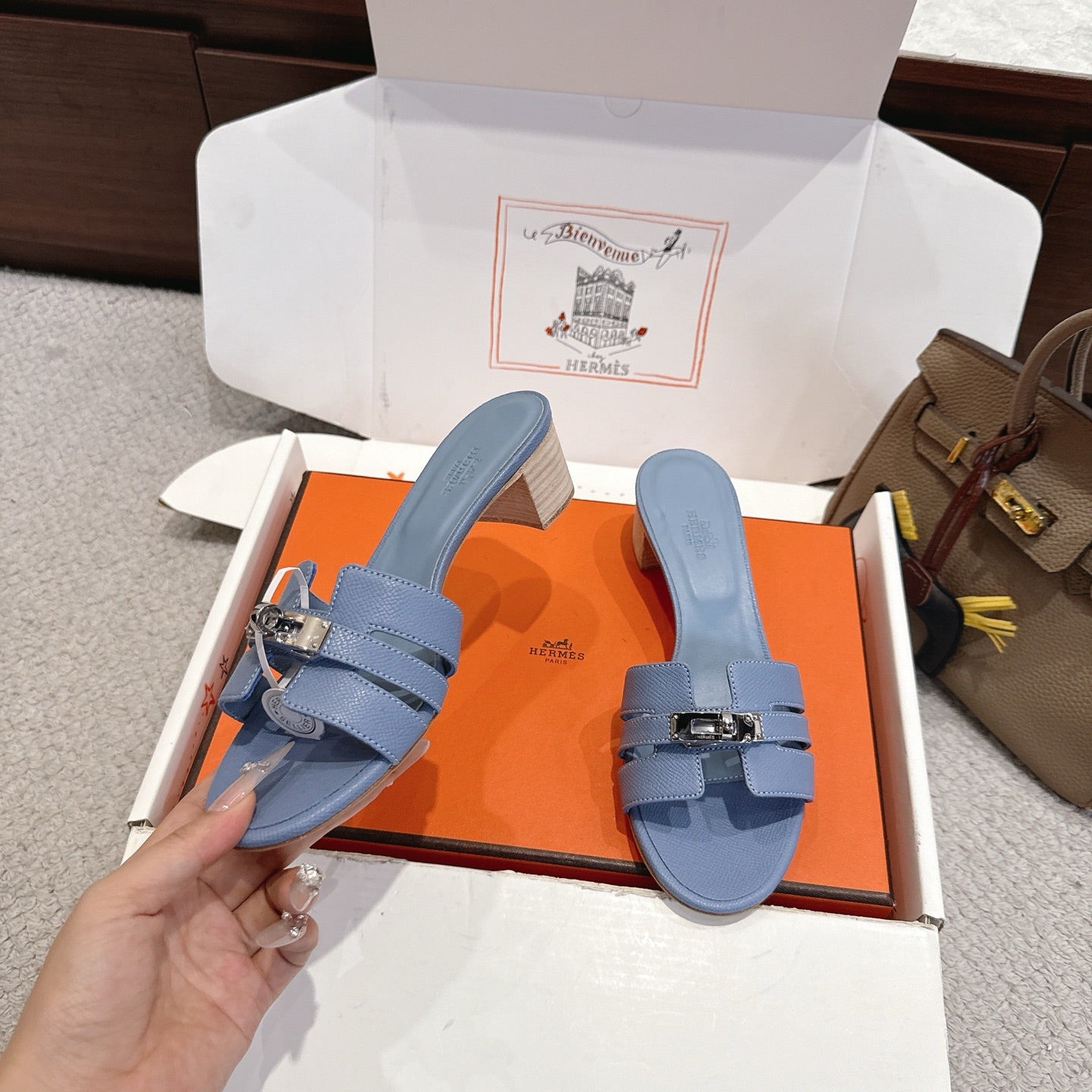 HM Kelly Buckle Sandals 5cm Blue-Gray Leather 804995