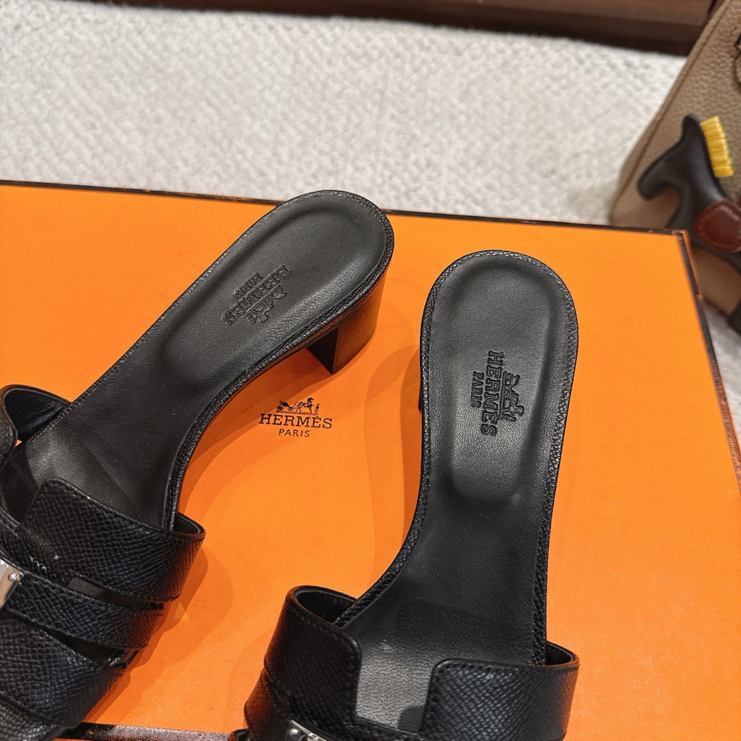 HM Kelly Buckle Sandals 5cm Black Leather 804999