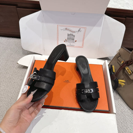 HM Kelly Buckle Sandals 5cm Black Leather 804999